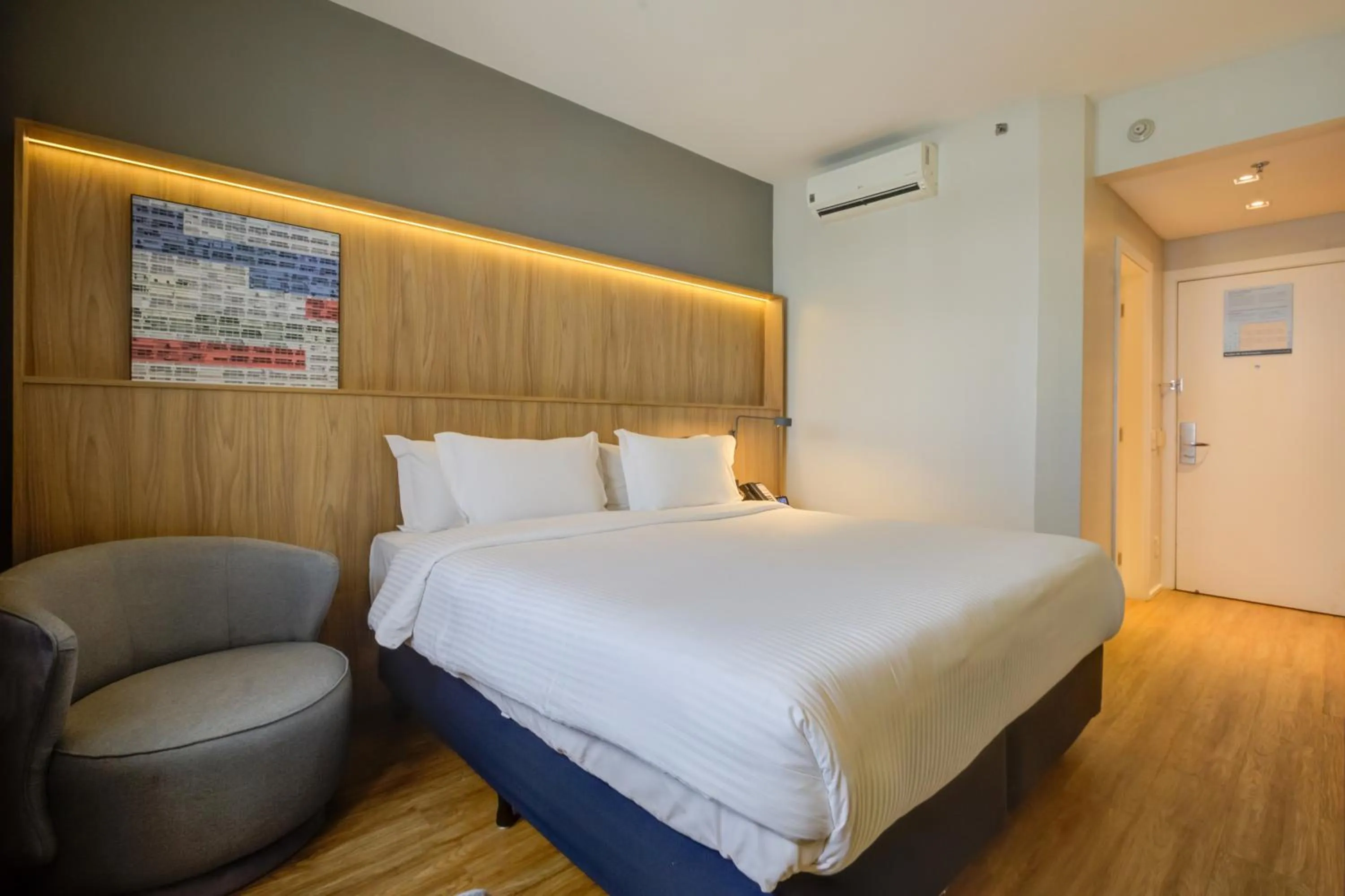 Bed in Hampton by Hilton Guarulhos Airport