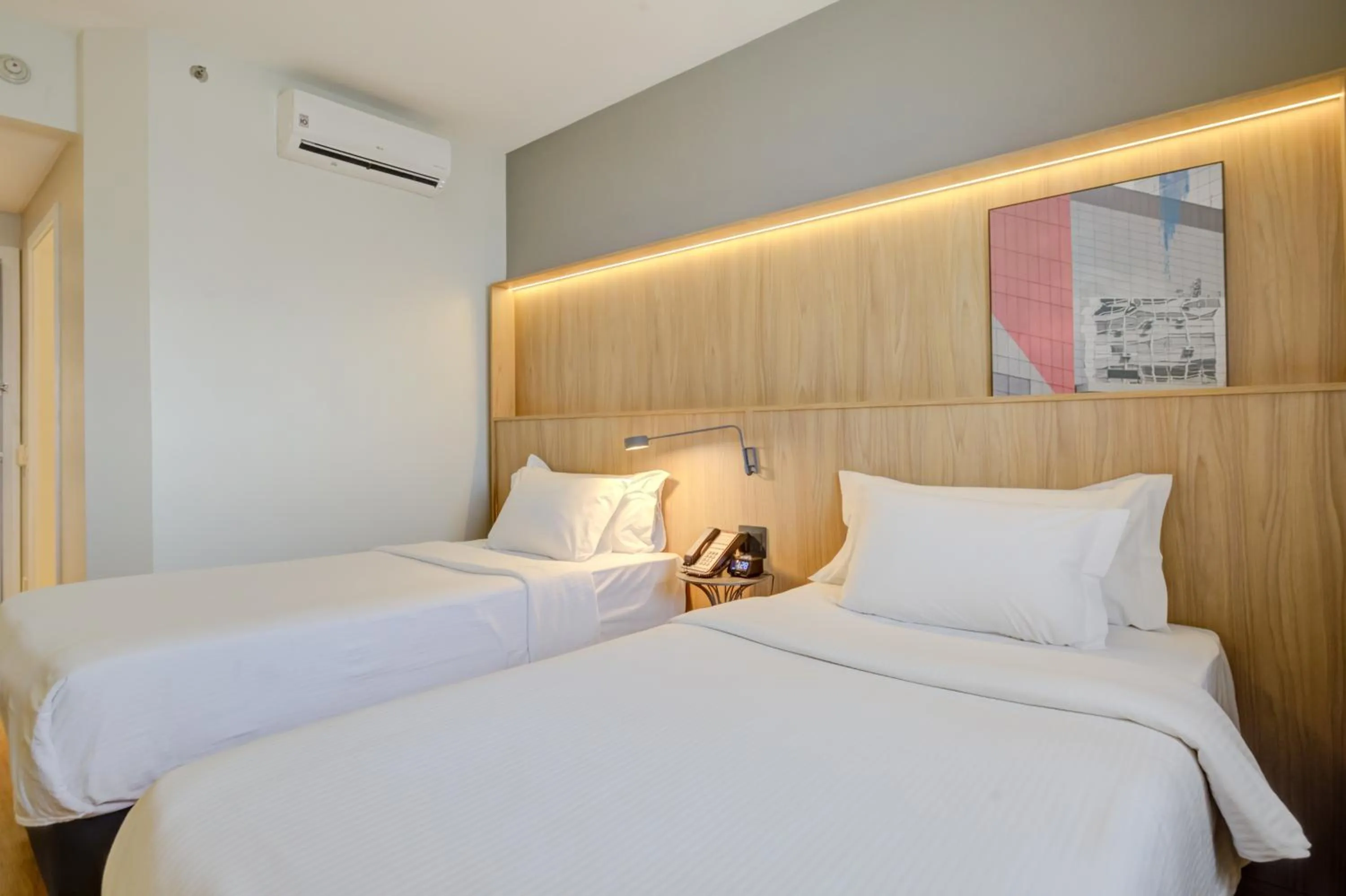 Bed in Hampton by Hilton Guarulhos Airport