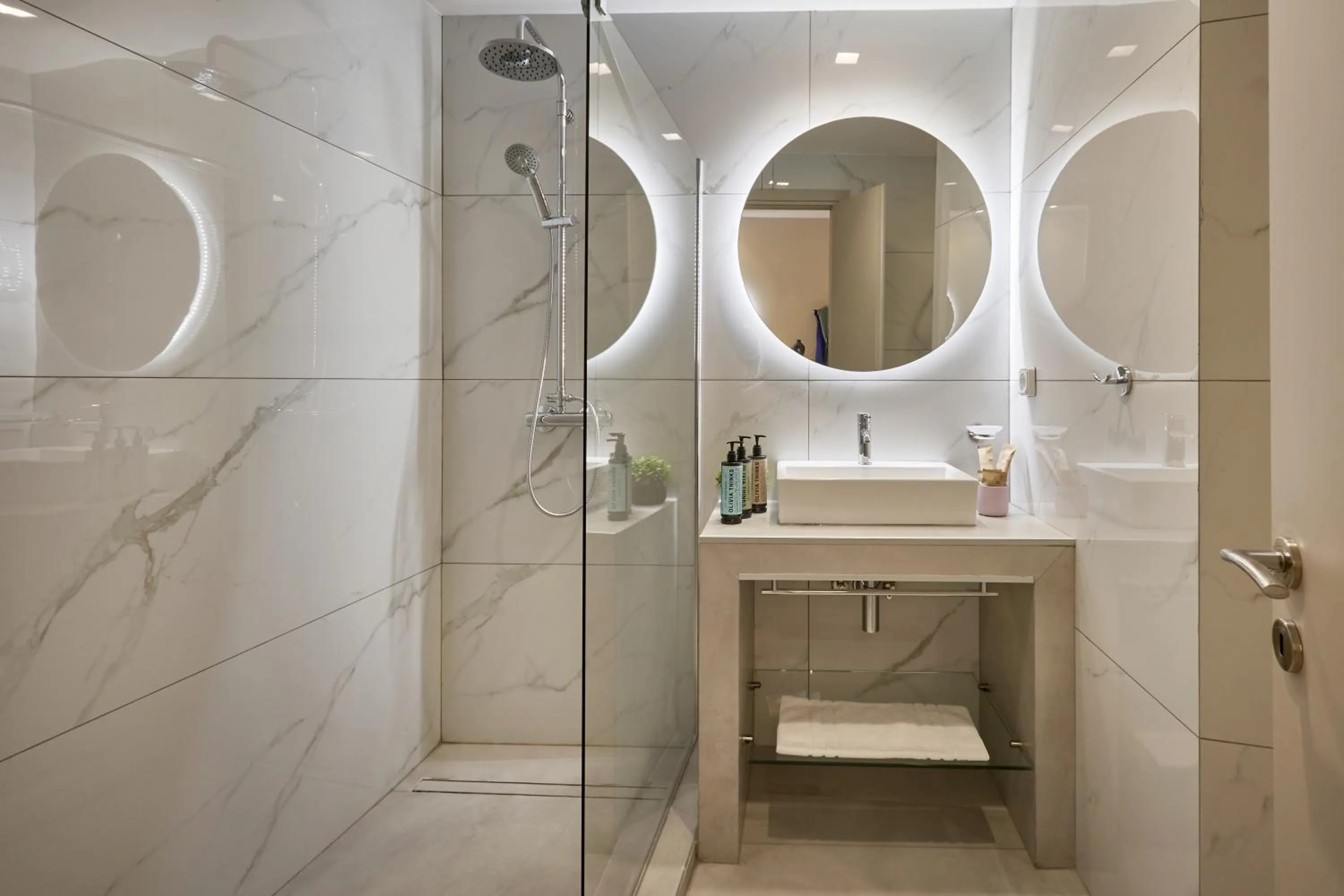 Shower in Athens City Suites