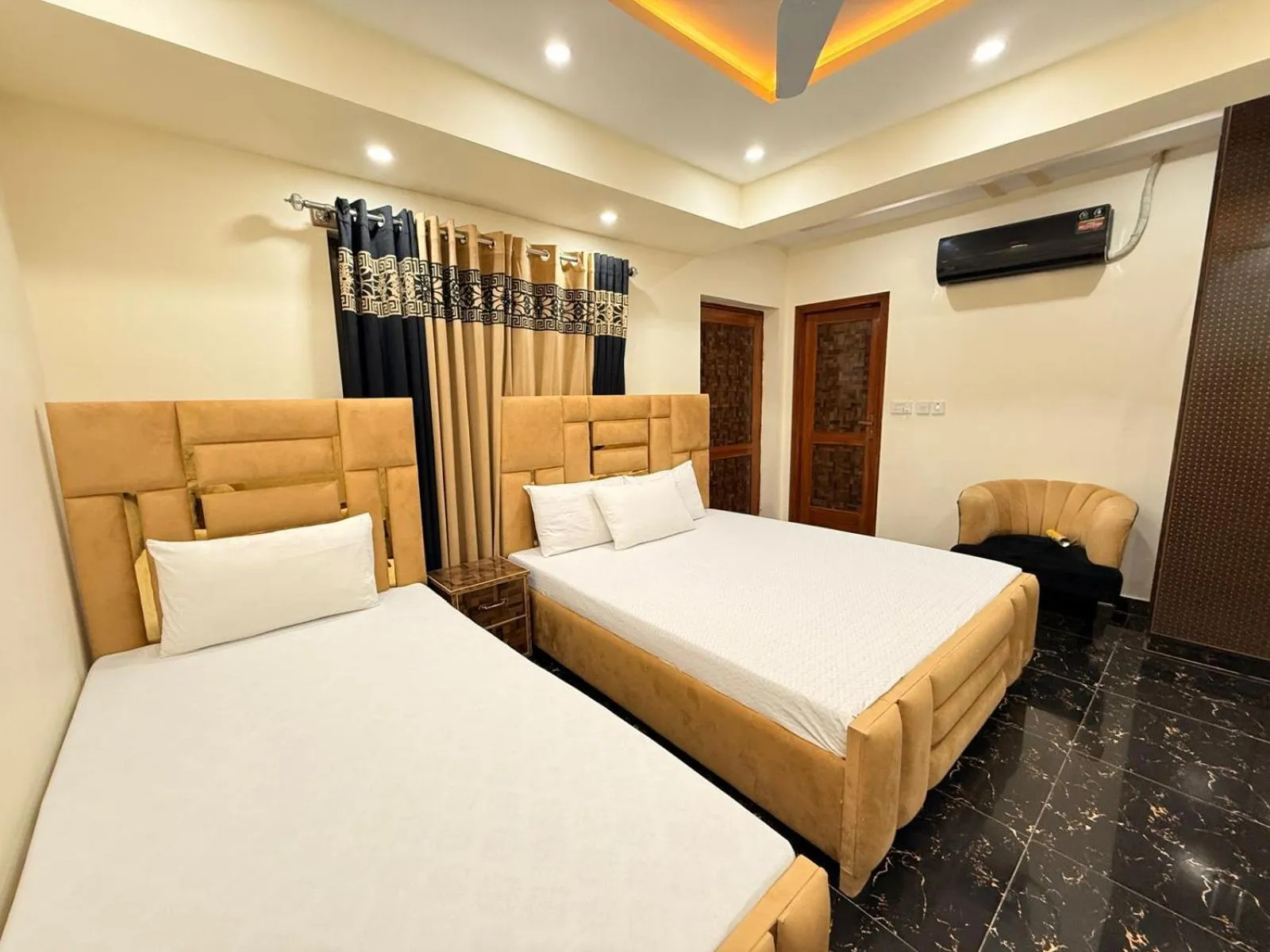Bedroom, Bed in Serene Elegance Hotel