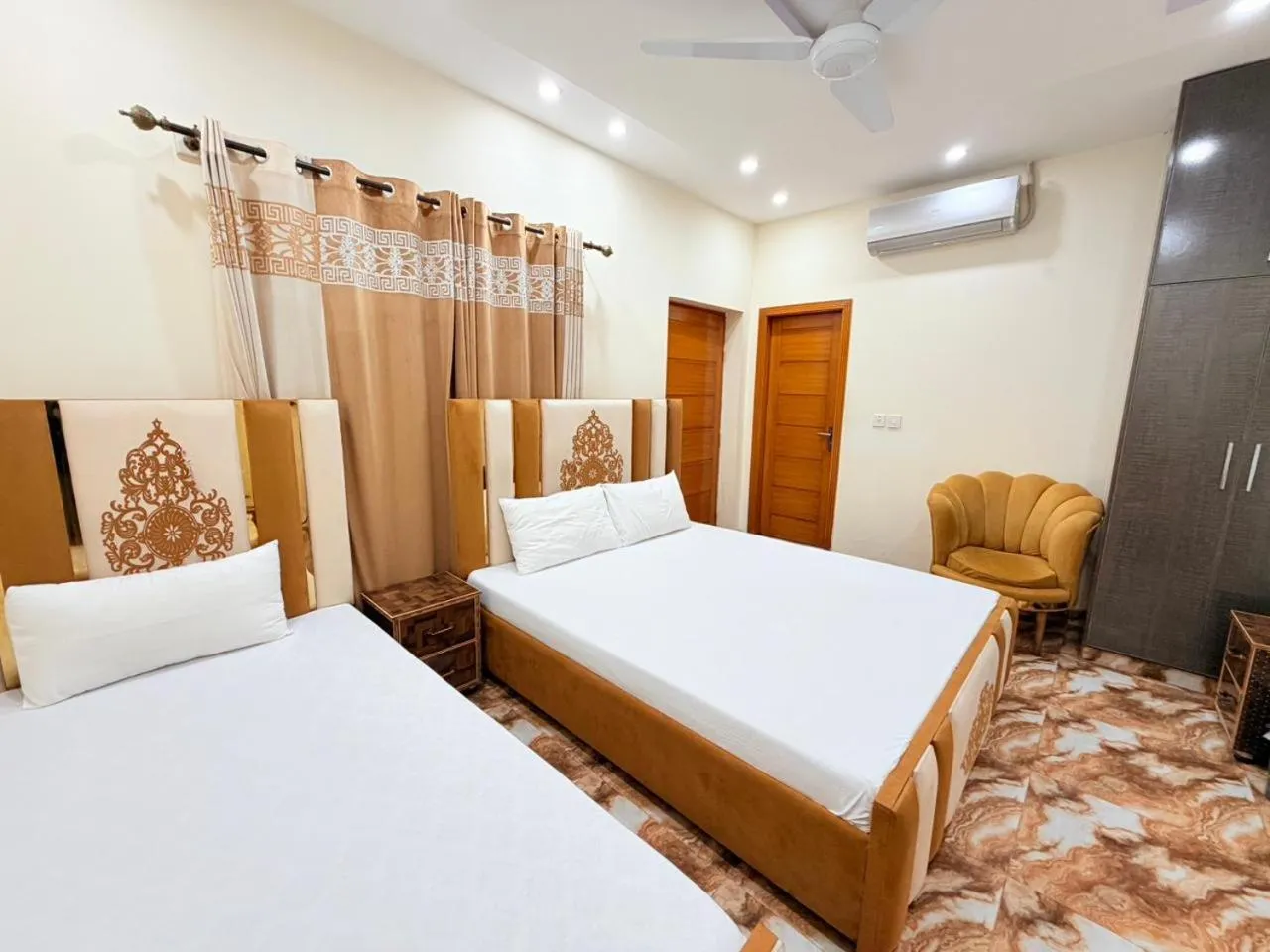 Bedroom, Bed in Serene Elegance Hotel