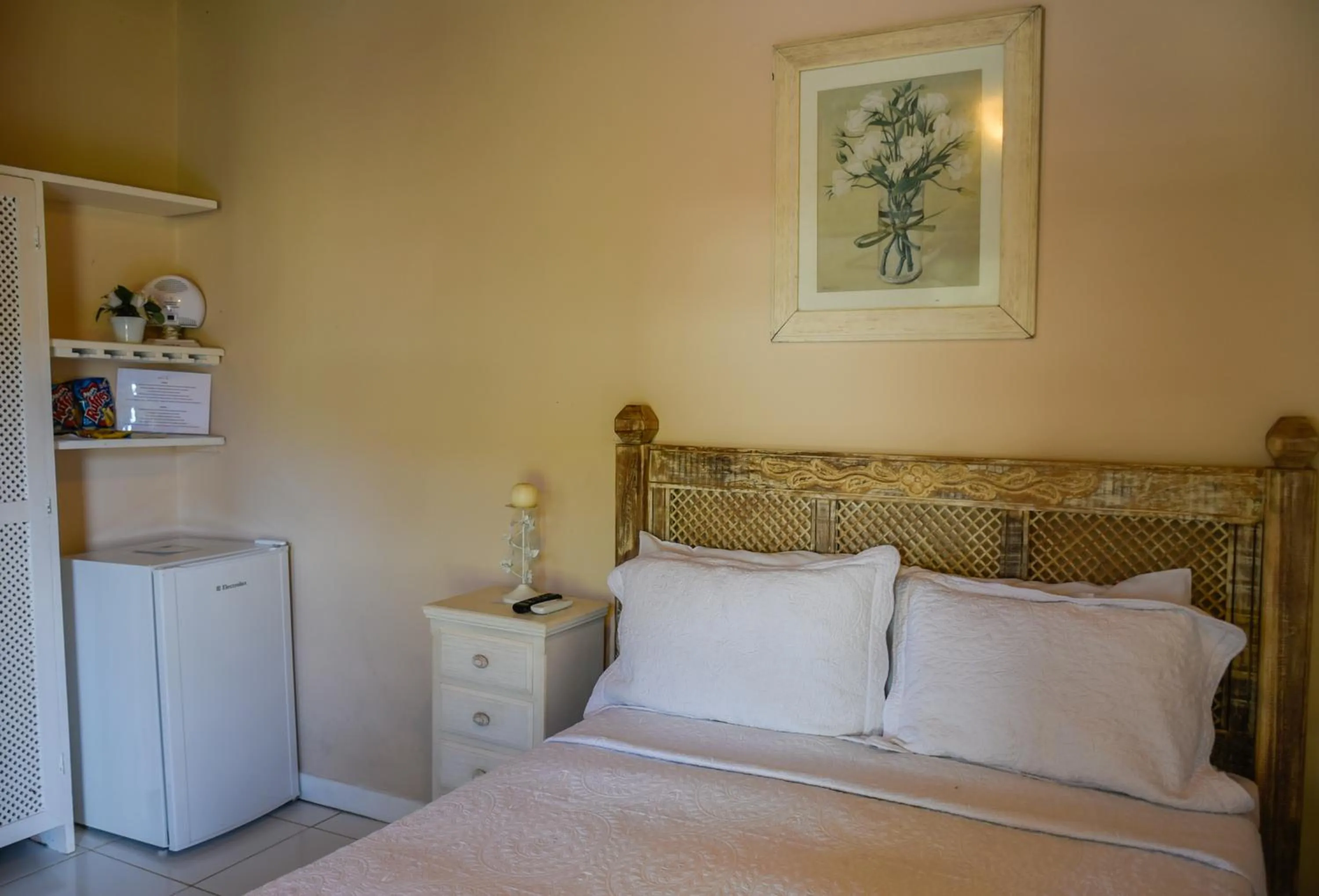 Photo of the whole room, Bed in Pousada Solar da Praia