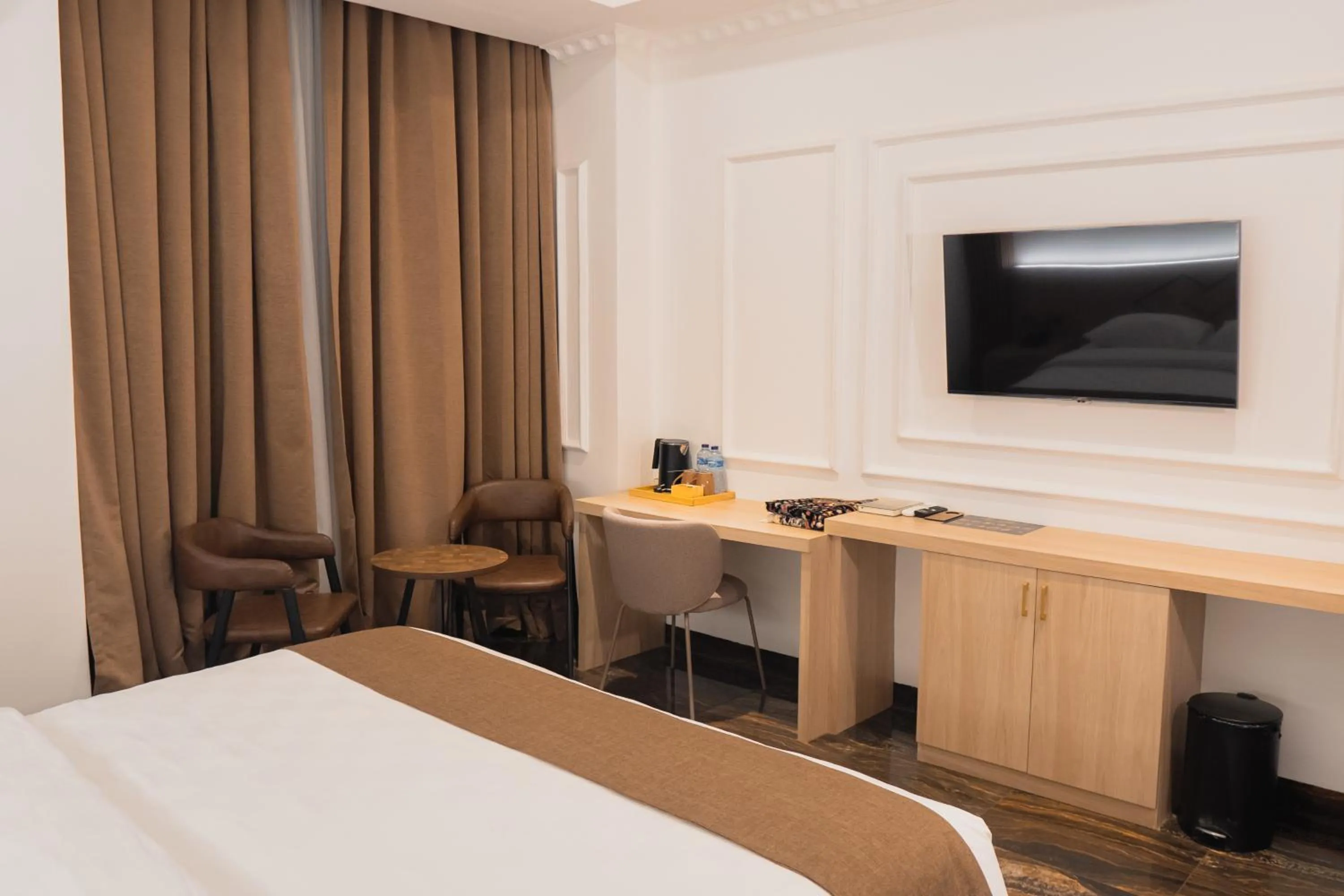 Bed in Fahira Hotel Syariah Padang