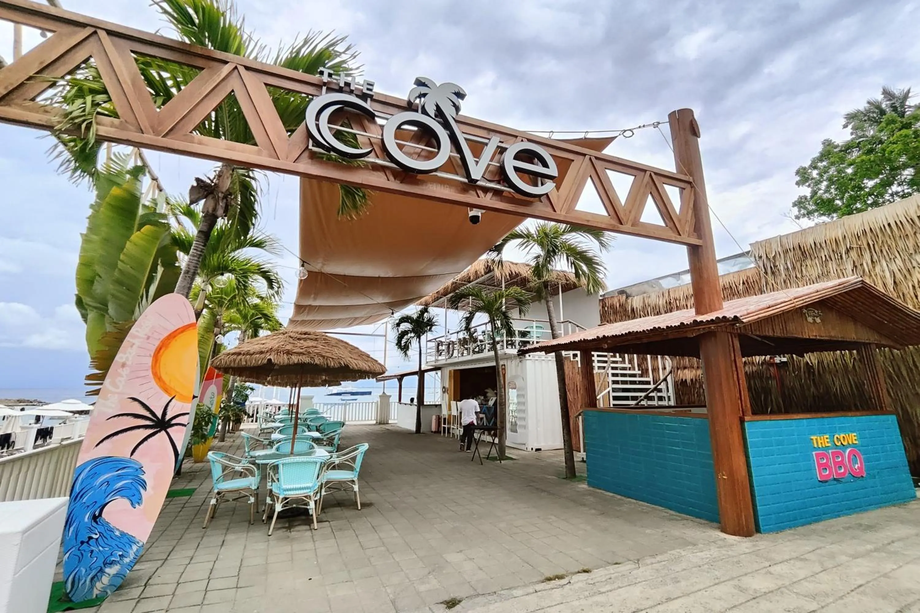 Restaurant/places to eat in The Mark Resort Cebu