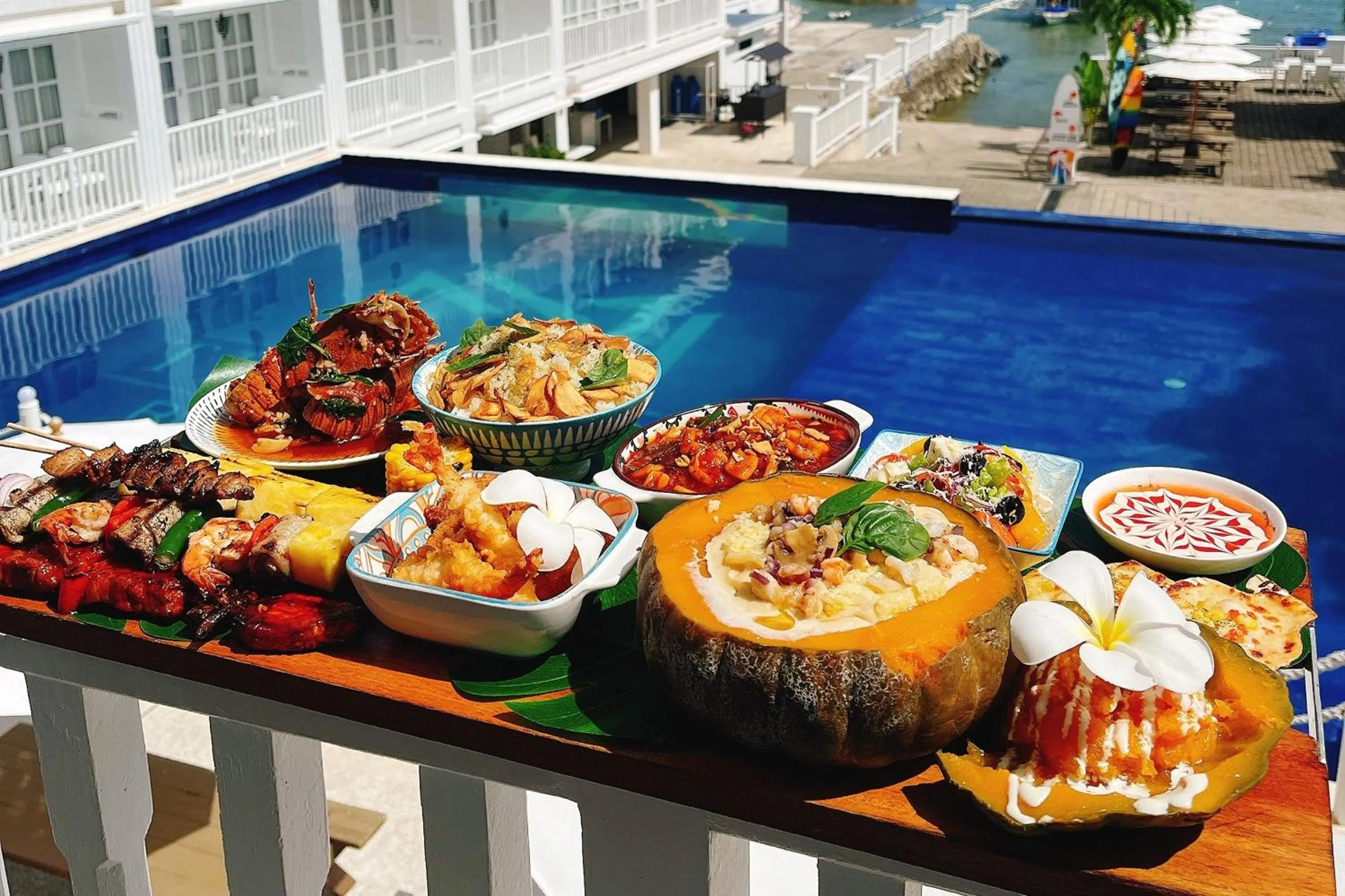 Food and drinks in The Mark Resort Cebu