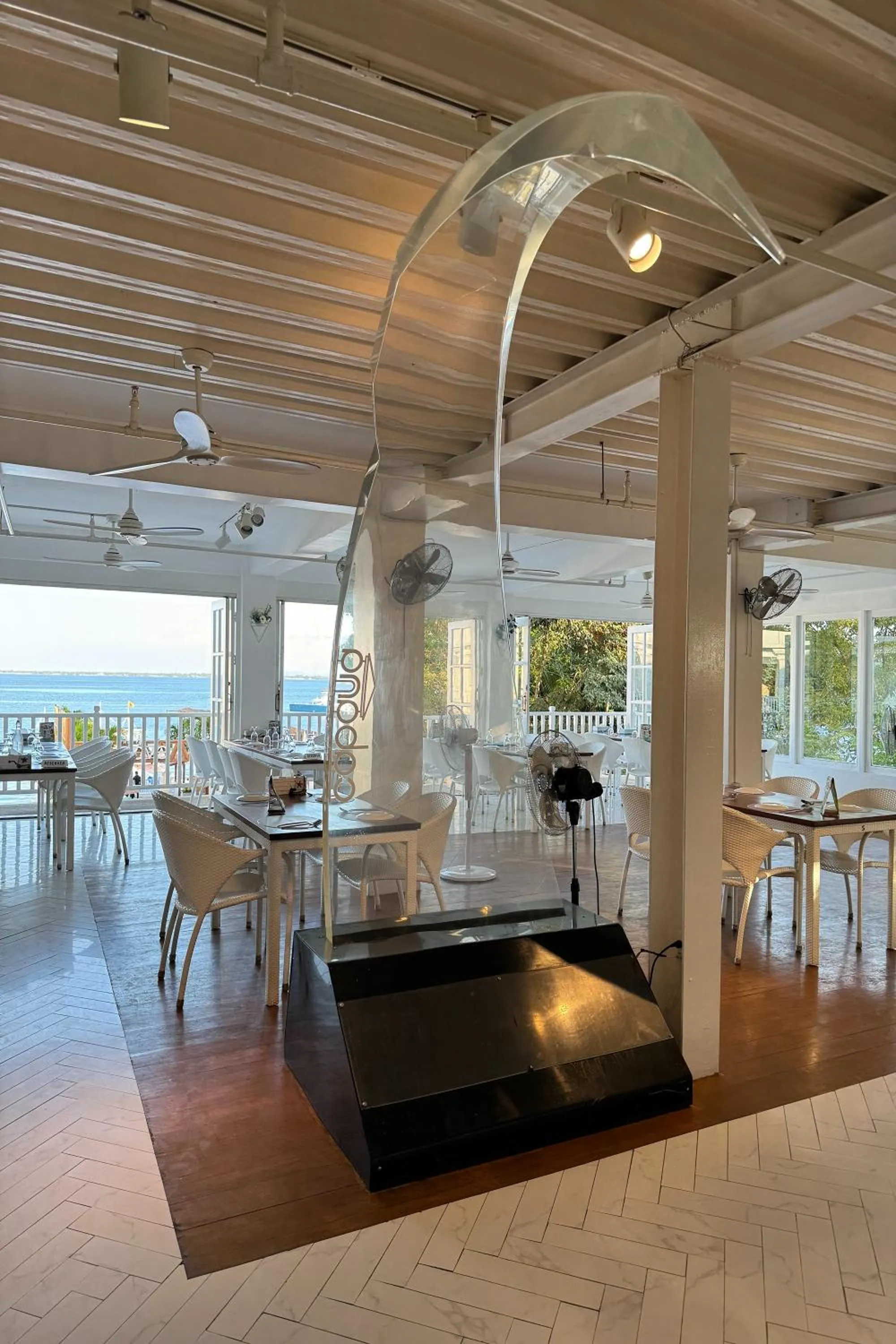 Restaurant/places to eat in The Mark Resort Cebu