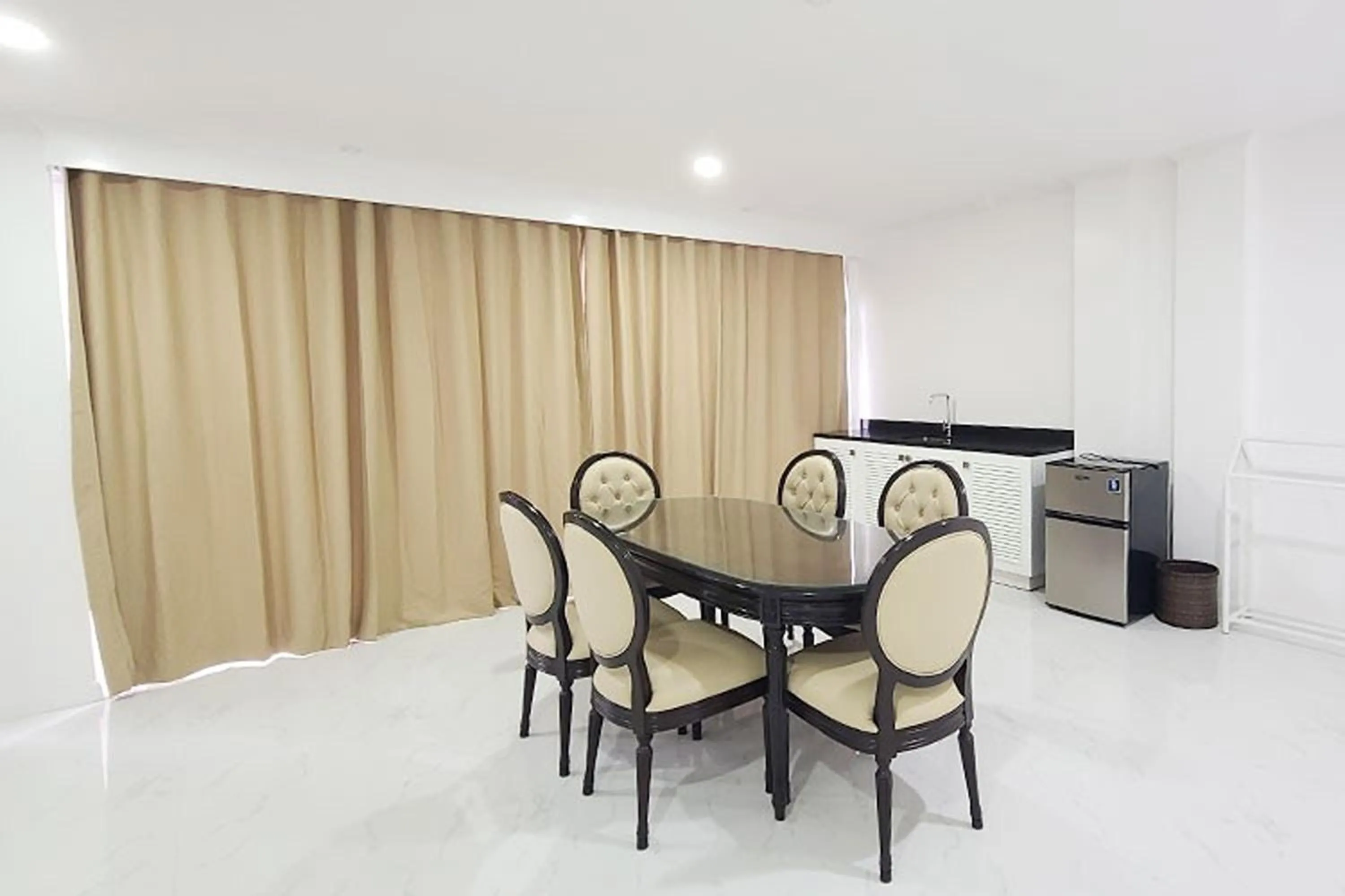 Seating area in The Mark Resort Cebu