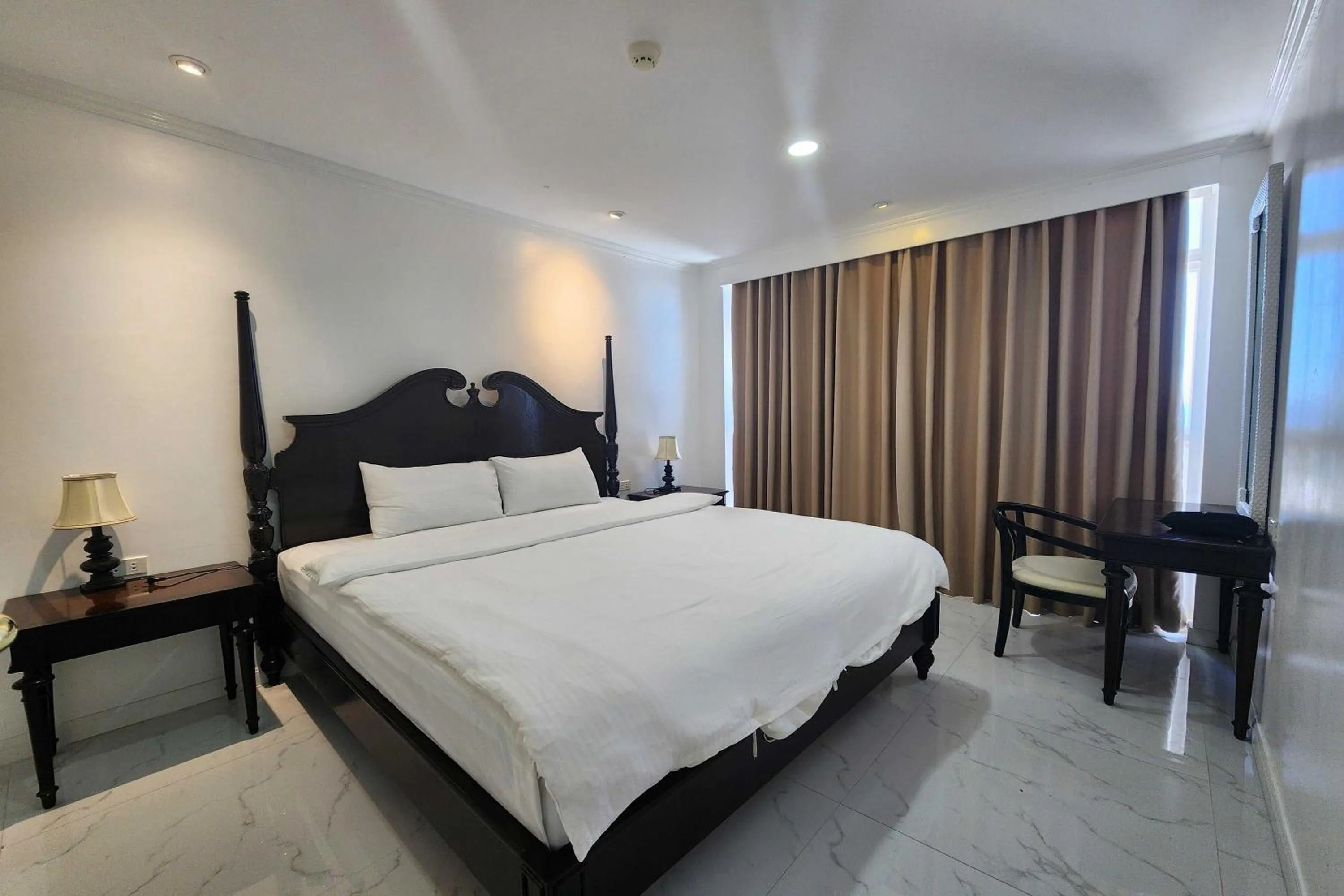 Bedroom, Bed in The Mark Resort Cebu