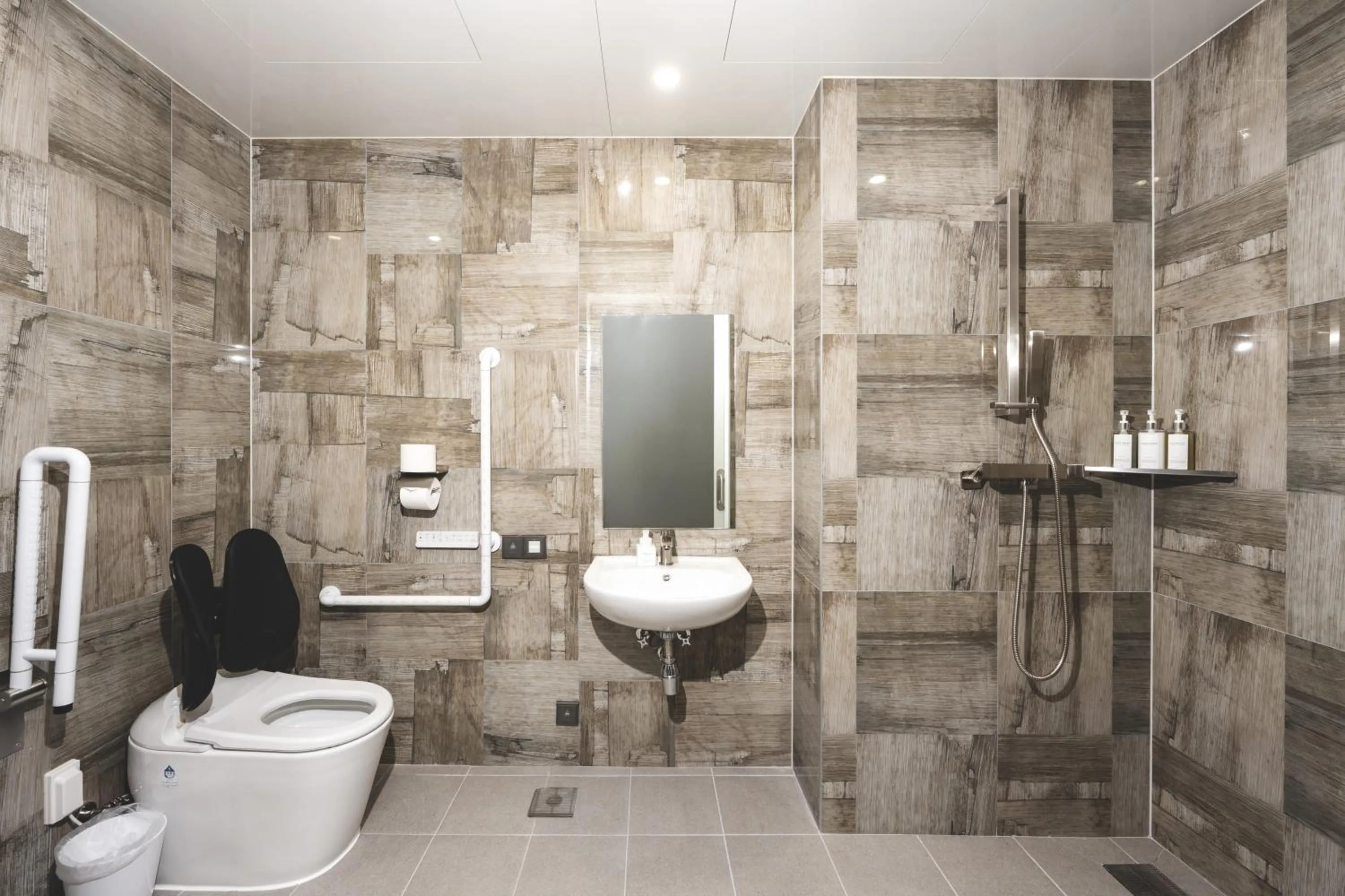 Shower in Gyeongju city hotel