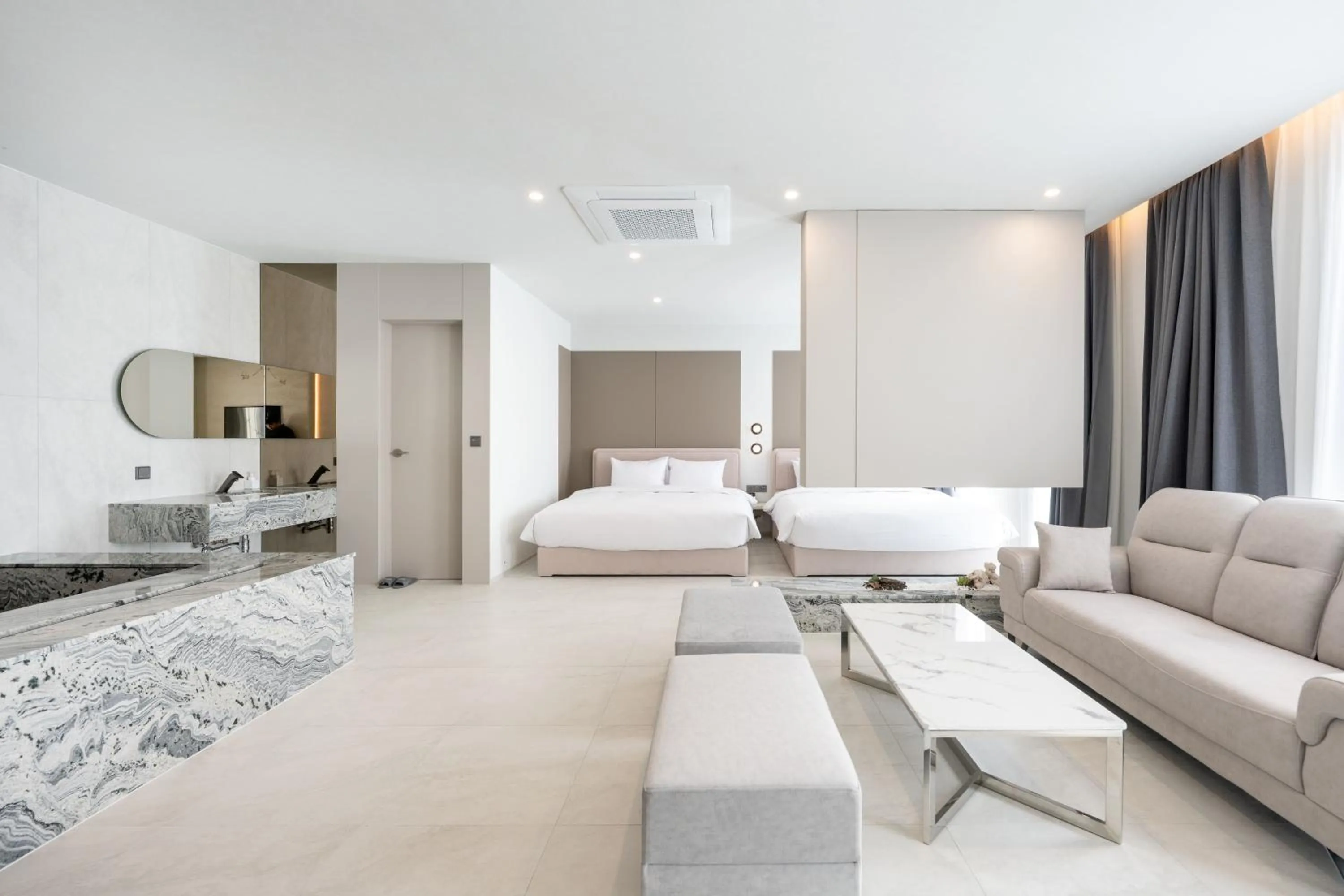 TV and multimedia, Bed in Gyeongju city hotel