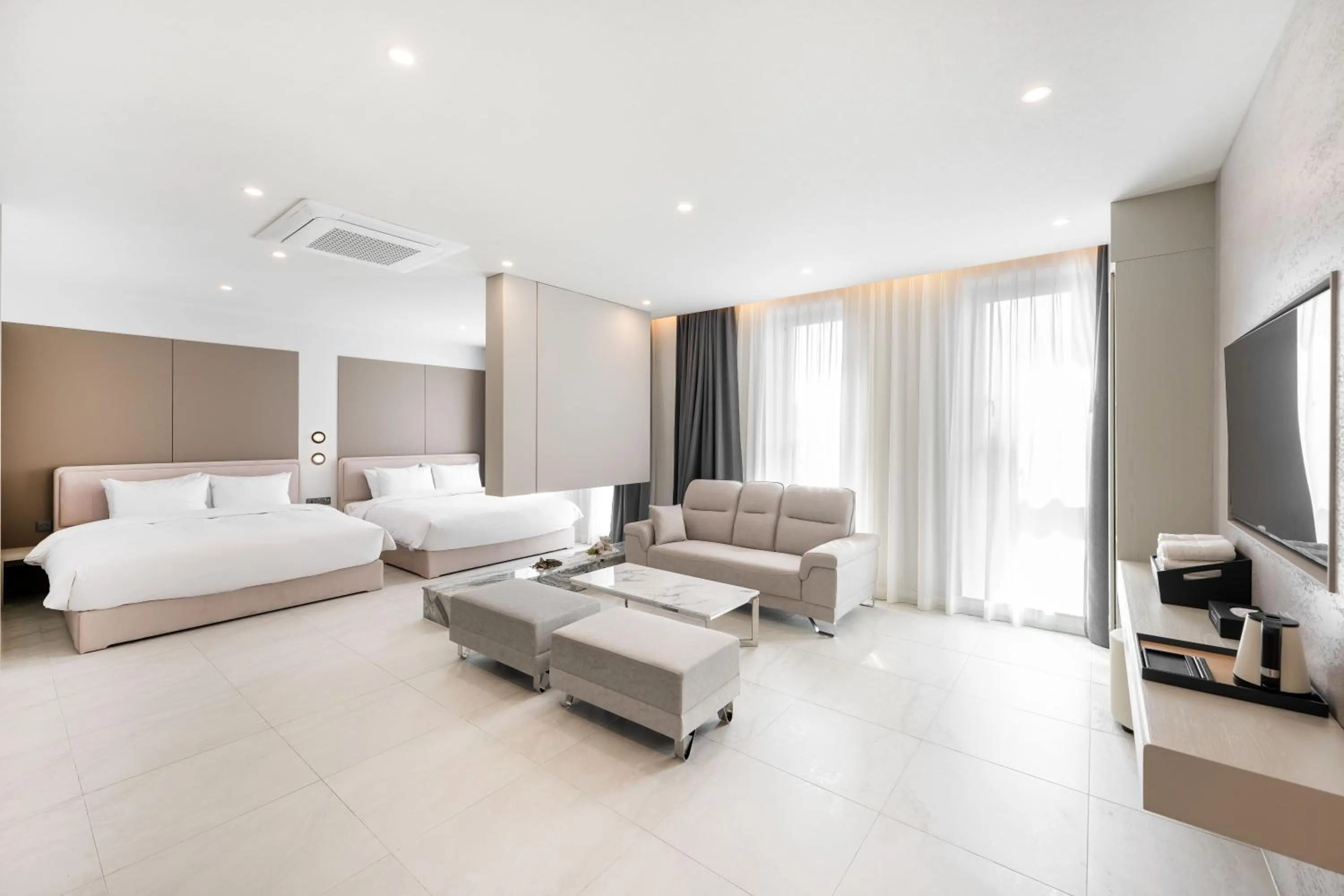 TV and multimedia, Bed in Gyeongju city hotel