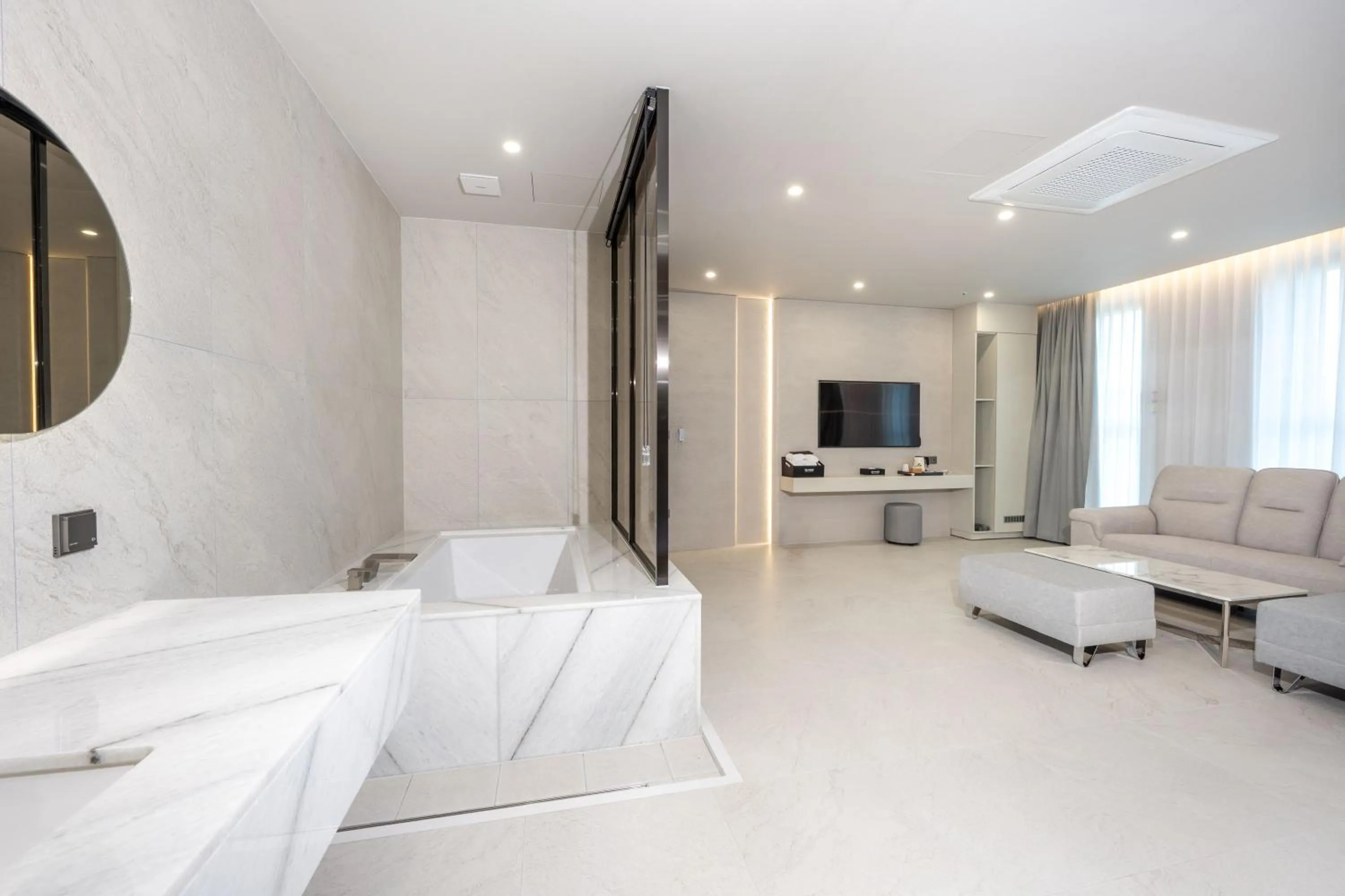 Bathroom, Bed in Gyeongju city hotel