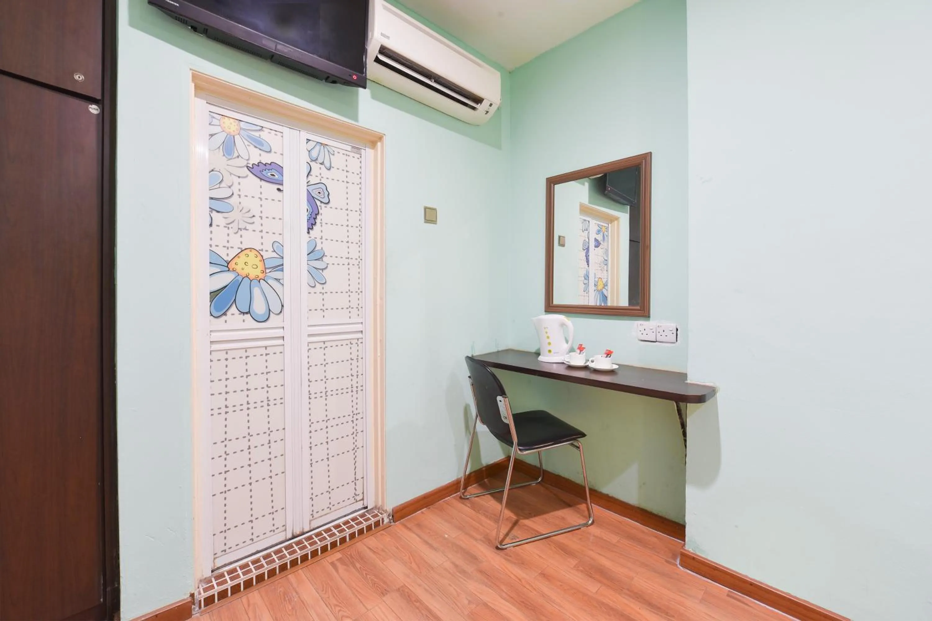 air conditioner in Dancenter G Home Hotel Near Kota Bharu Kelantan