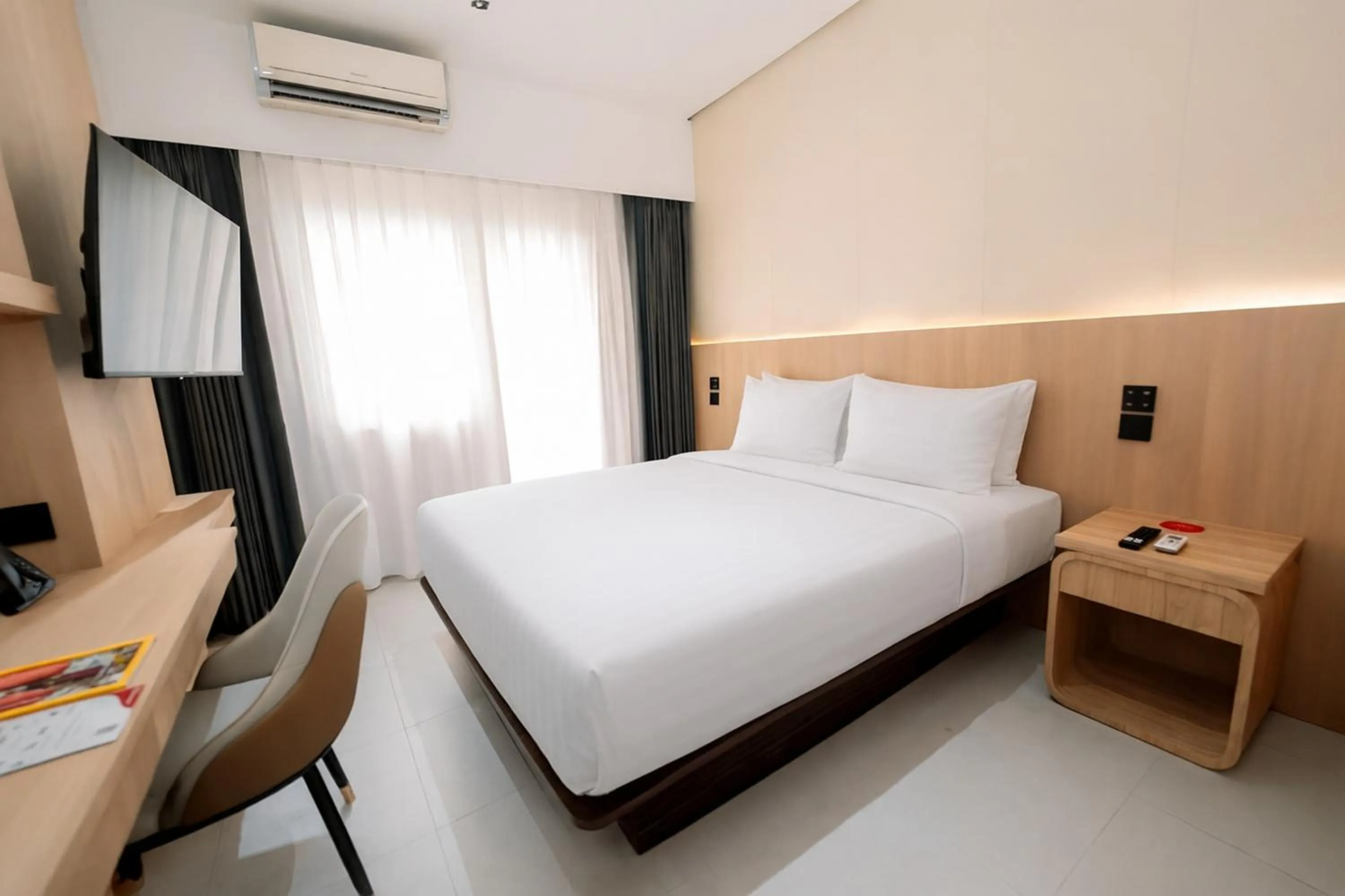 Bedroom, Bed in Shankee Suites Sudirman
