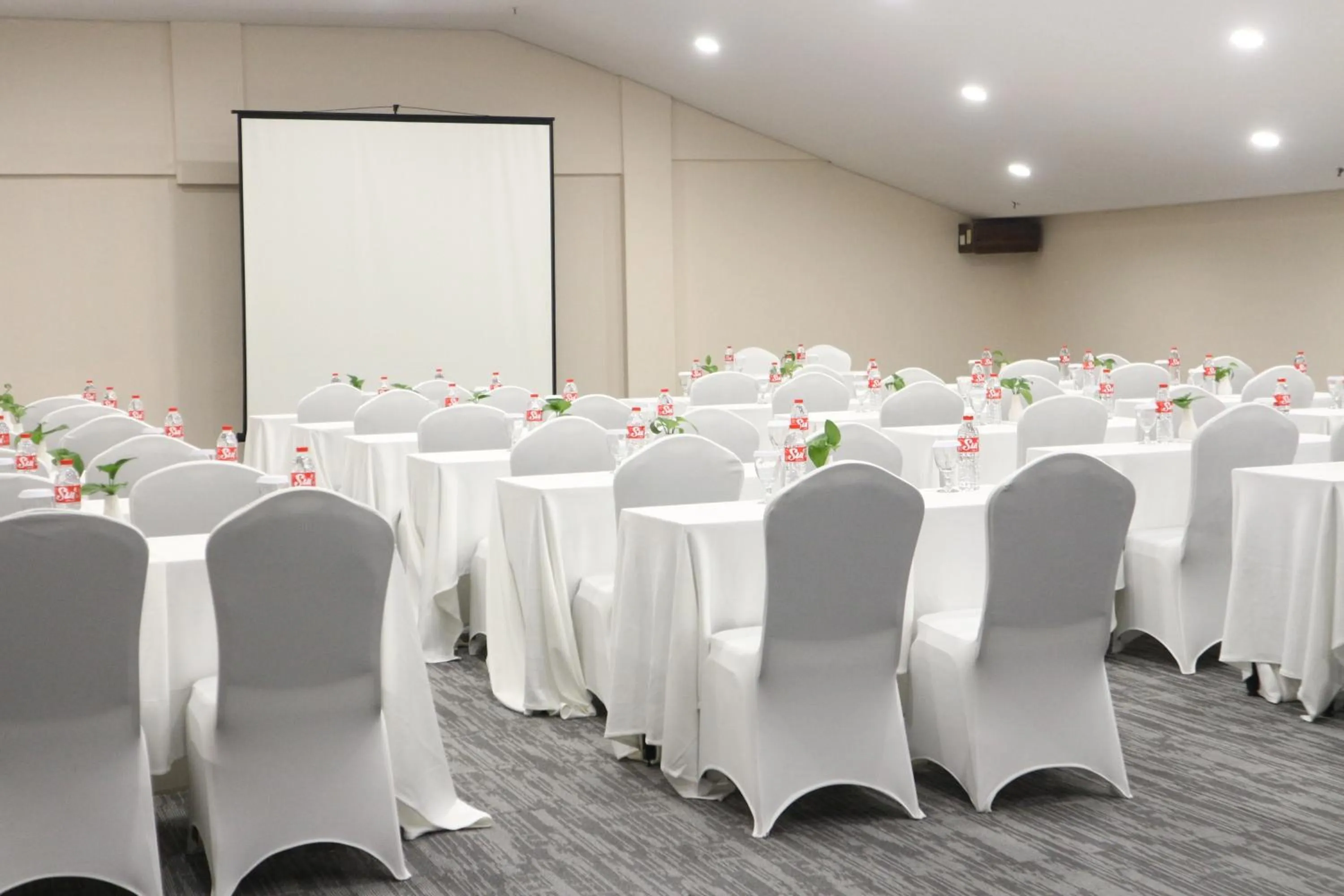 Meeting/conference room in Shankee Suites Sudirman