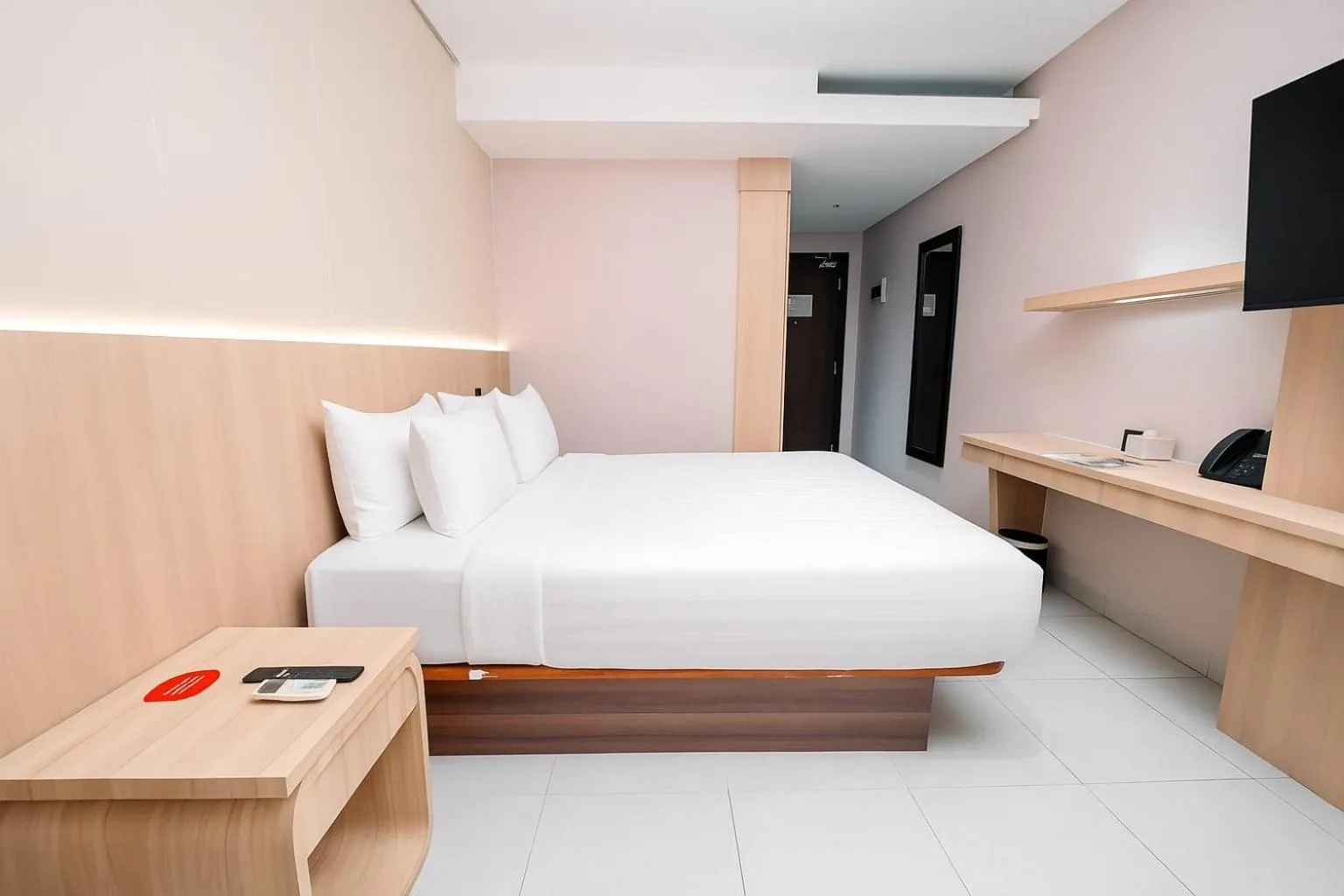 Bedroom, Bed in Shankee Suites Sudirman