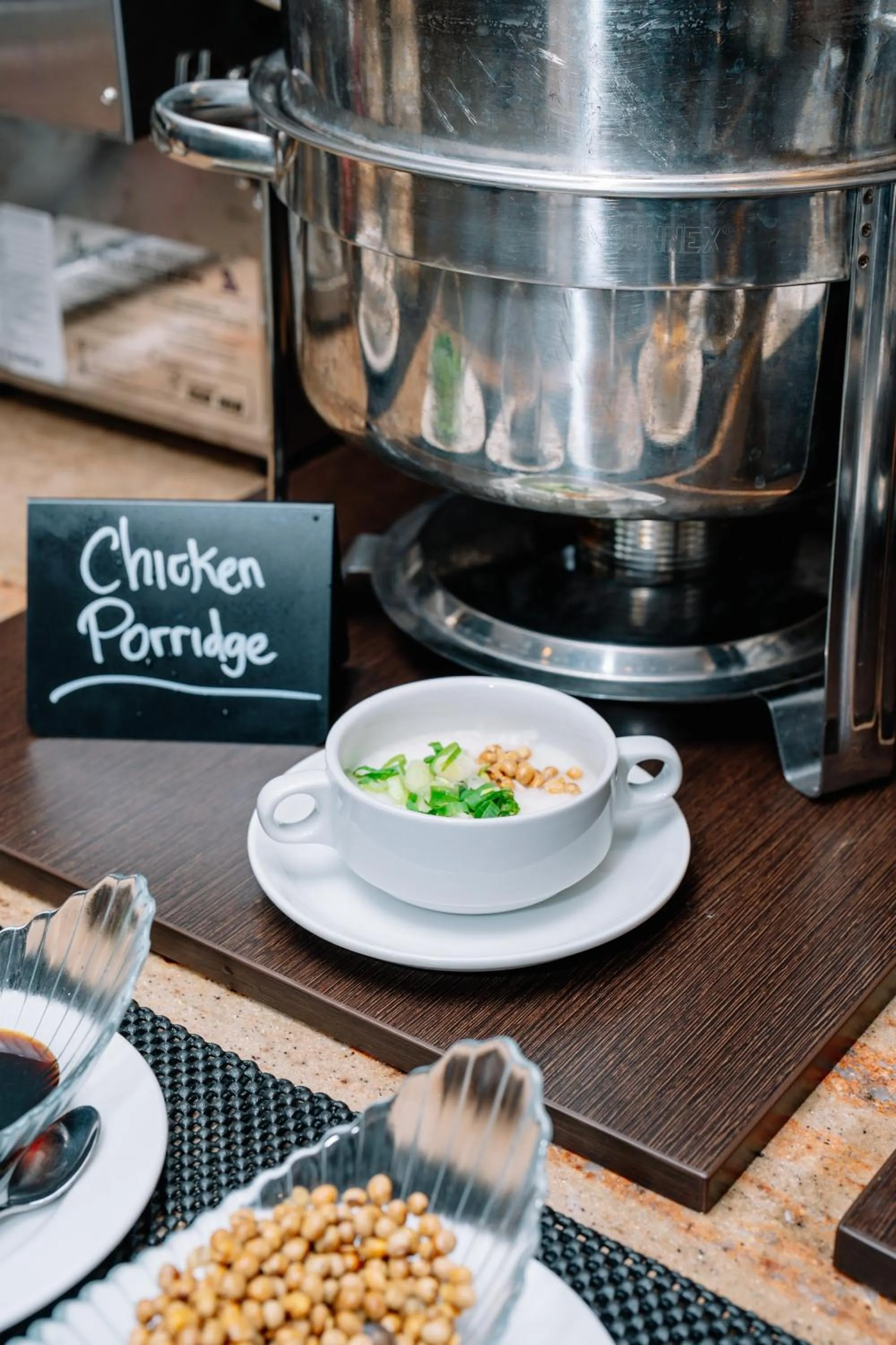 Restaurant/places to eat in Shankee Suites Sudirman