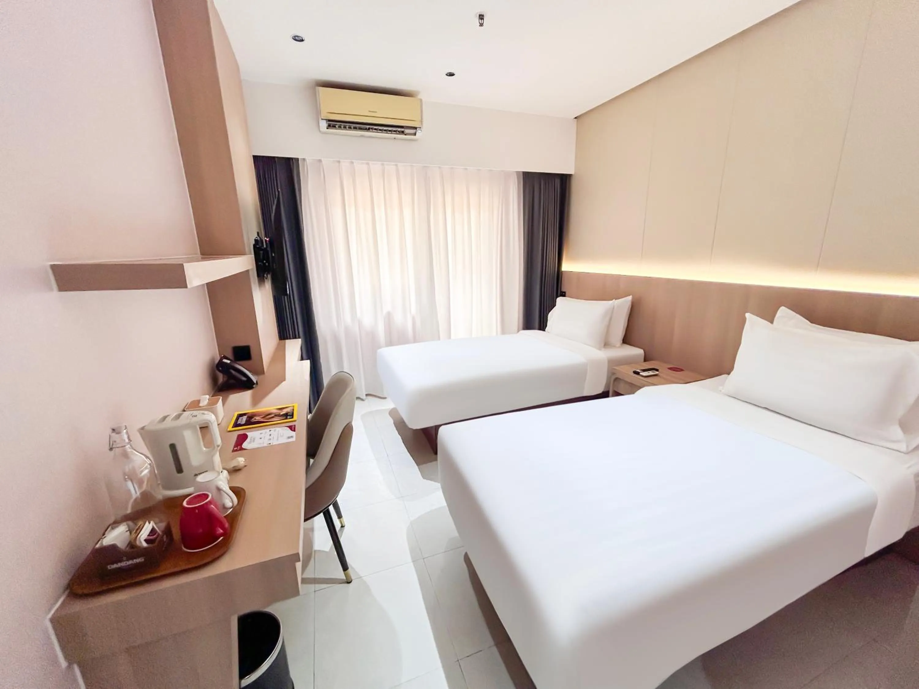 Bedroom, Bed in Shankee Suites Sudirman