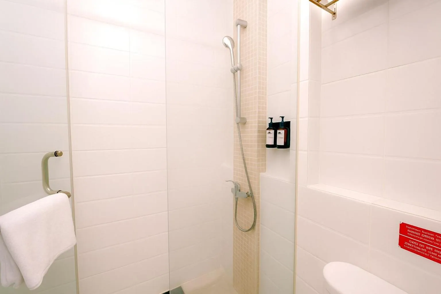 Bathroom in Shankee Suites Sudirman