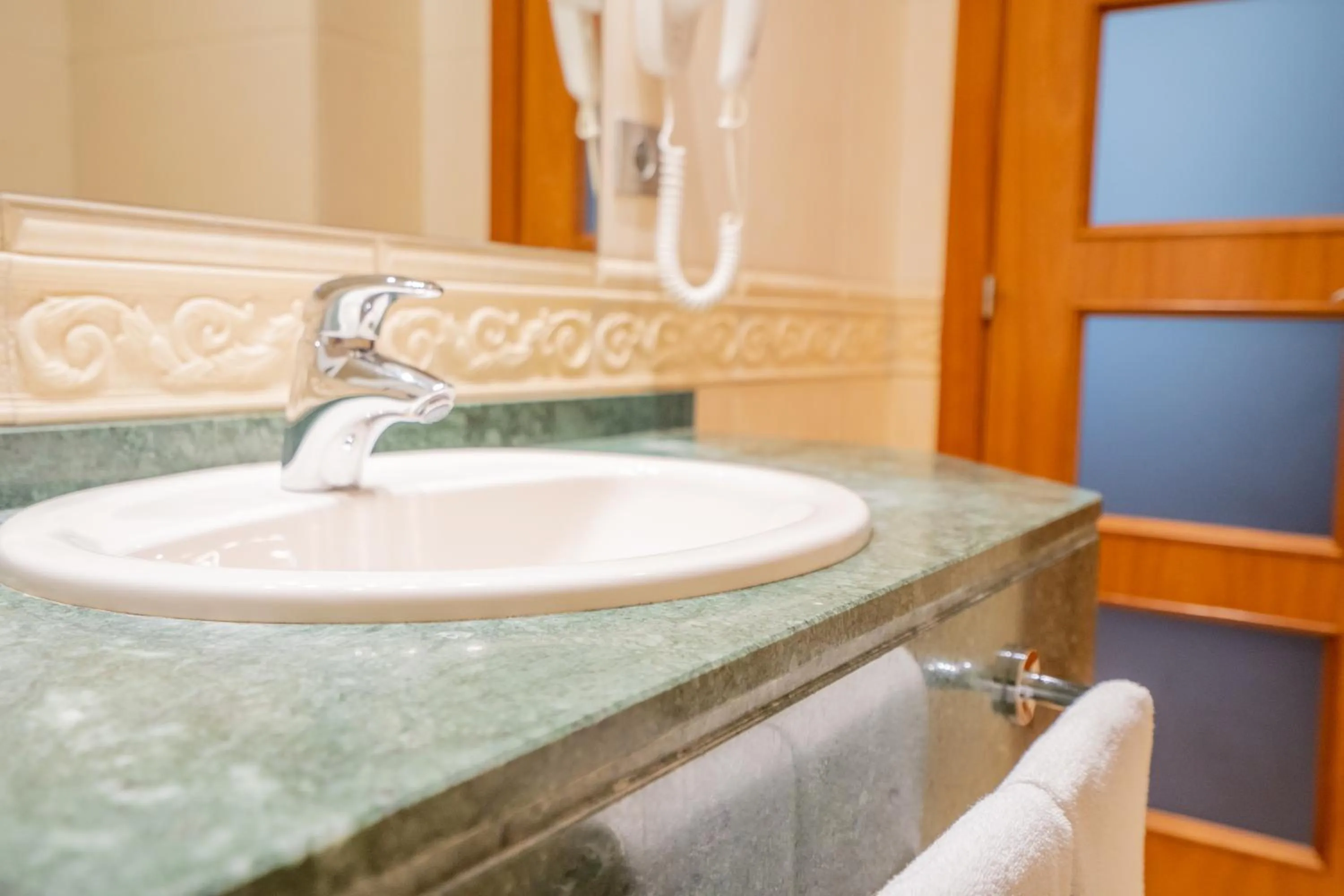 Bathroom in Hotel Torres de Somo