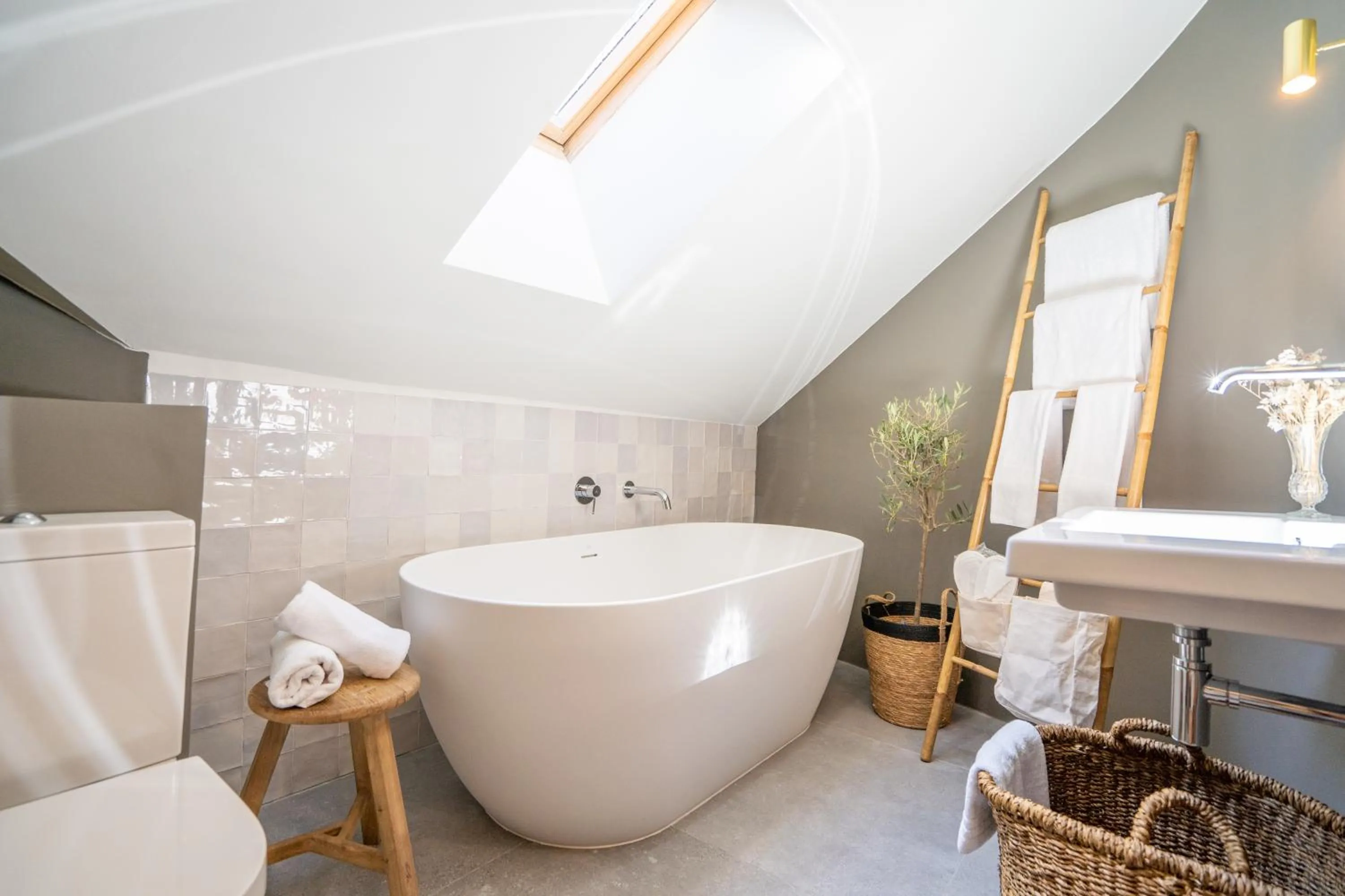 Bathroom in Hotel Torres de Somo