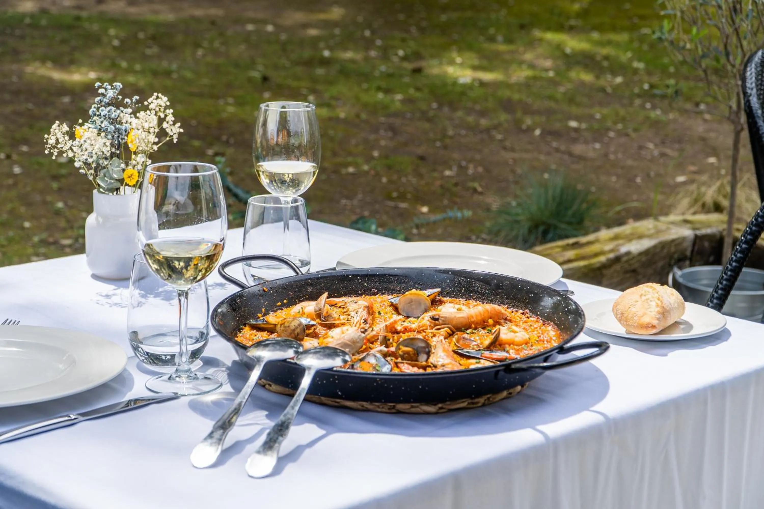 Restaurant/places to eat in Hotel Torres de Somo