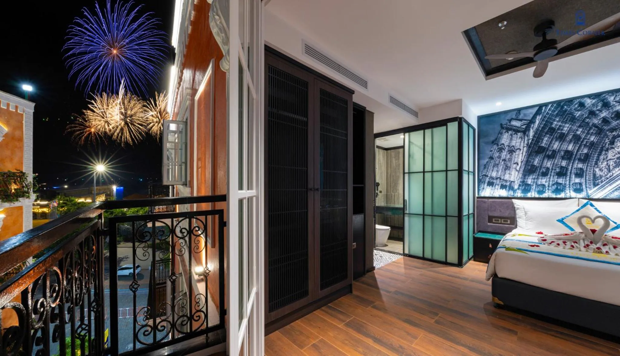 Photo of the whole room, Bed in Times Corner Amalfi Hotel