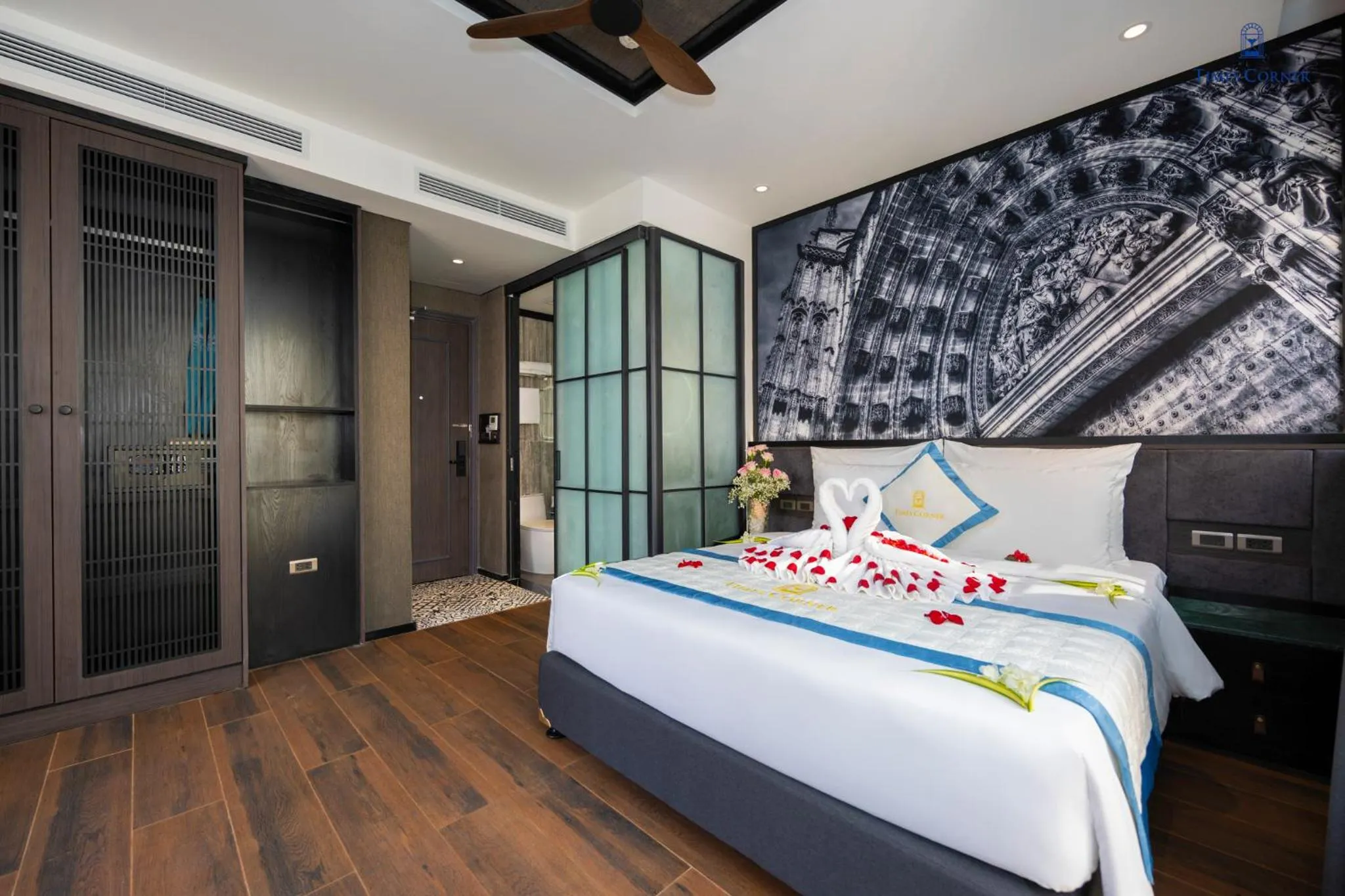 Bed in Times Corner Amalfi Hotel