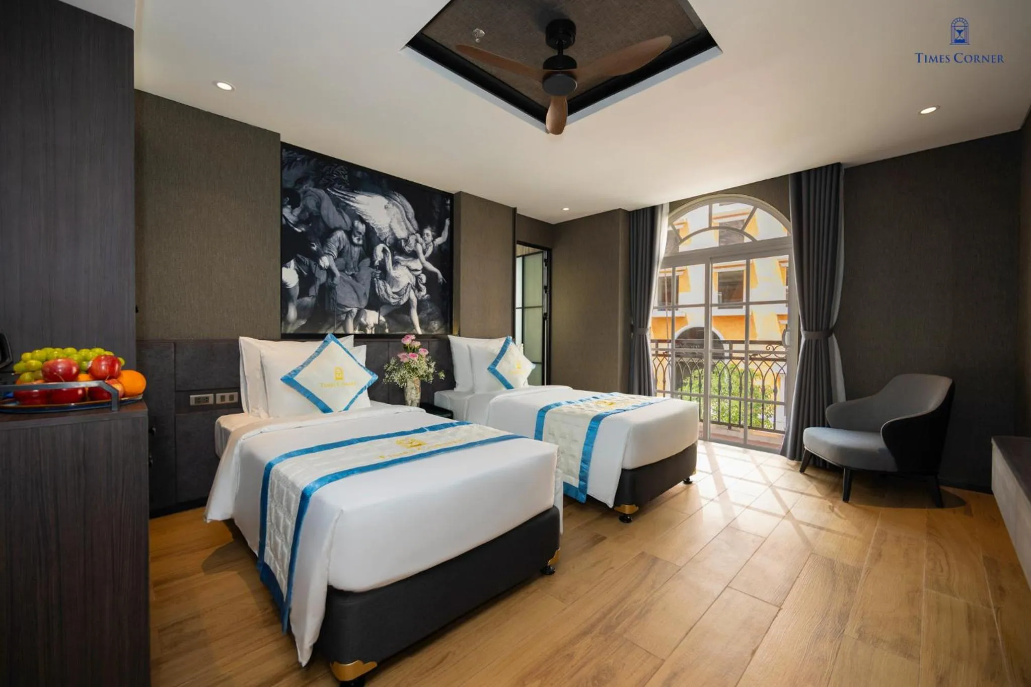 Photo of the whole room, Bed in Times Corner Amalfi Hotel