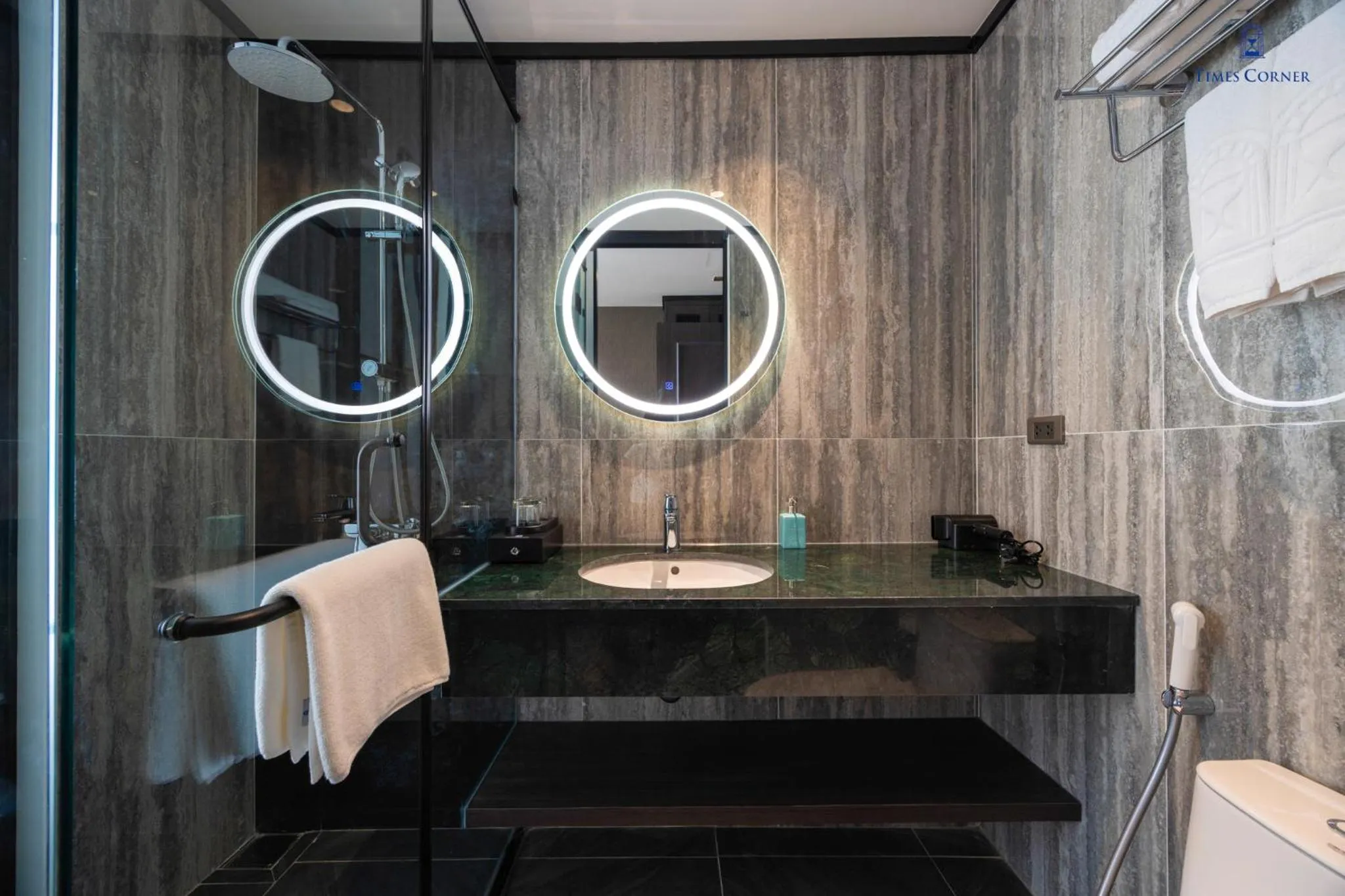 Shower in Times Corner Amalfi Hotel