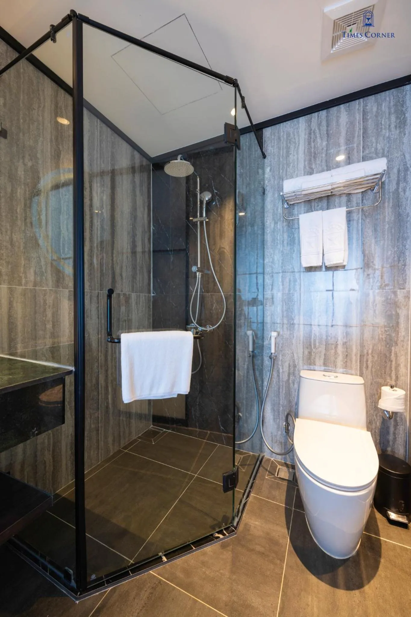 Toilet in Times Corner Amalfi Hotel