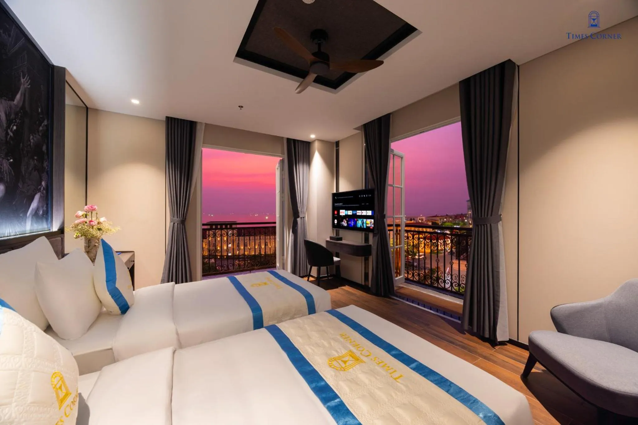 Bed in Times Corner Amalfi Hotel