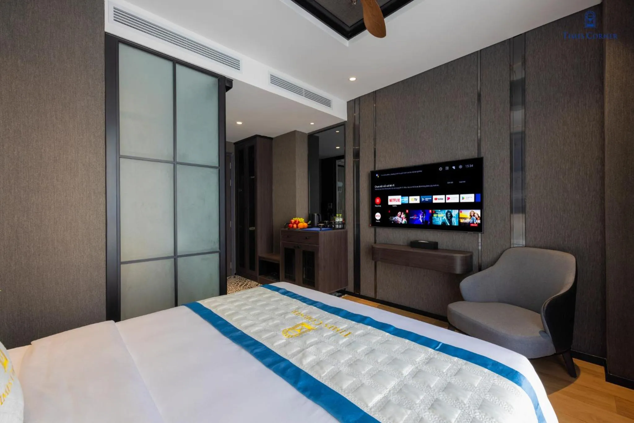 Bed in Times Corner Amalfi Hotel