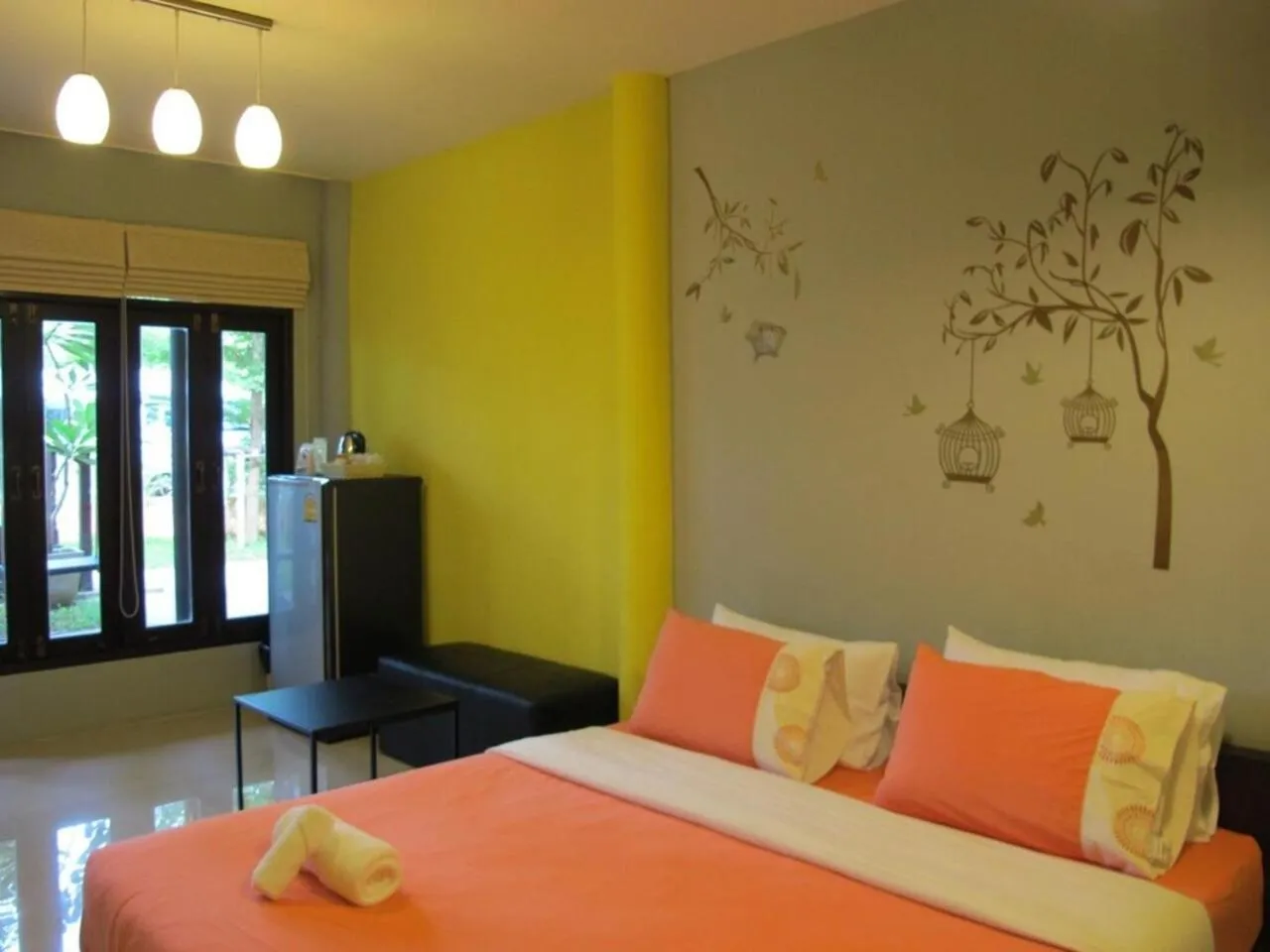 Communal lounge/ TV room in Panviman Amphawa Garden Resort