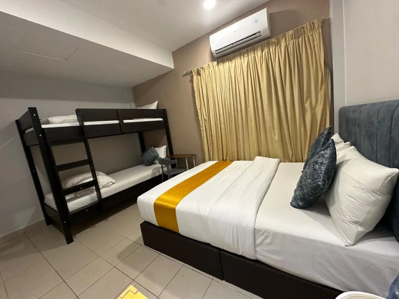 Photo of the whole room, Bed in SS Grey Hotel