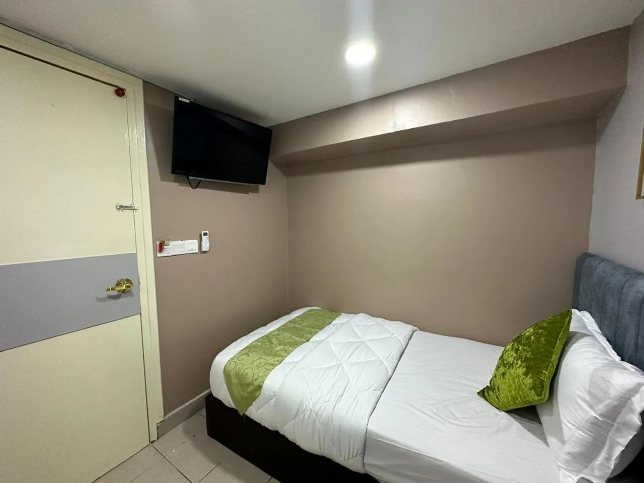 TV and multimedia, Bed in SS Grey Hotel