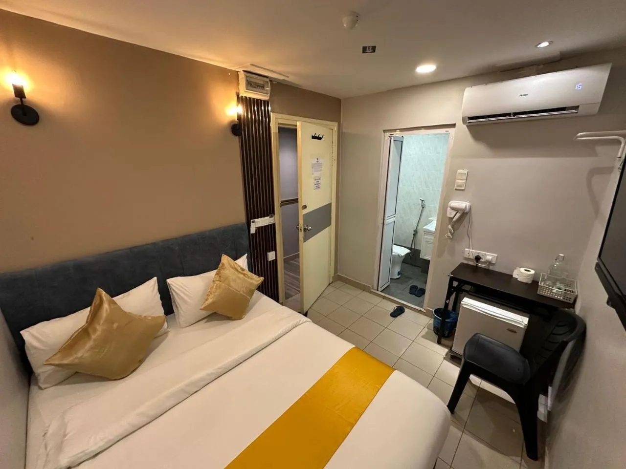 Bed in SS Grey Hotel