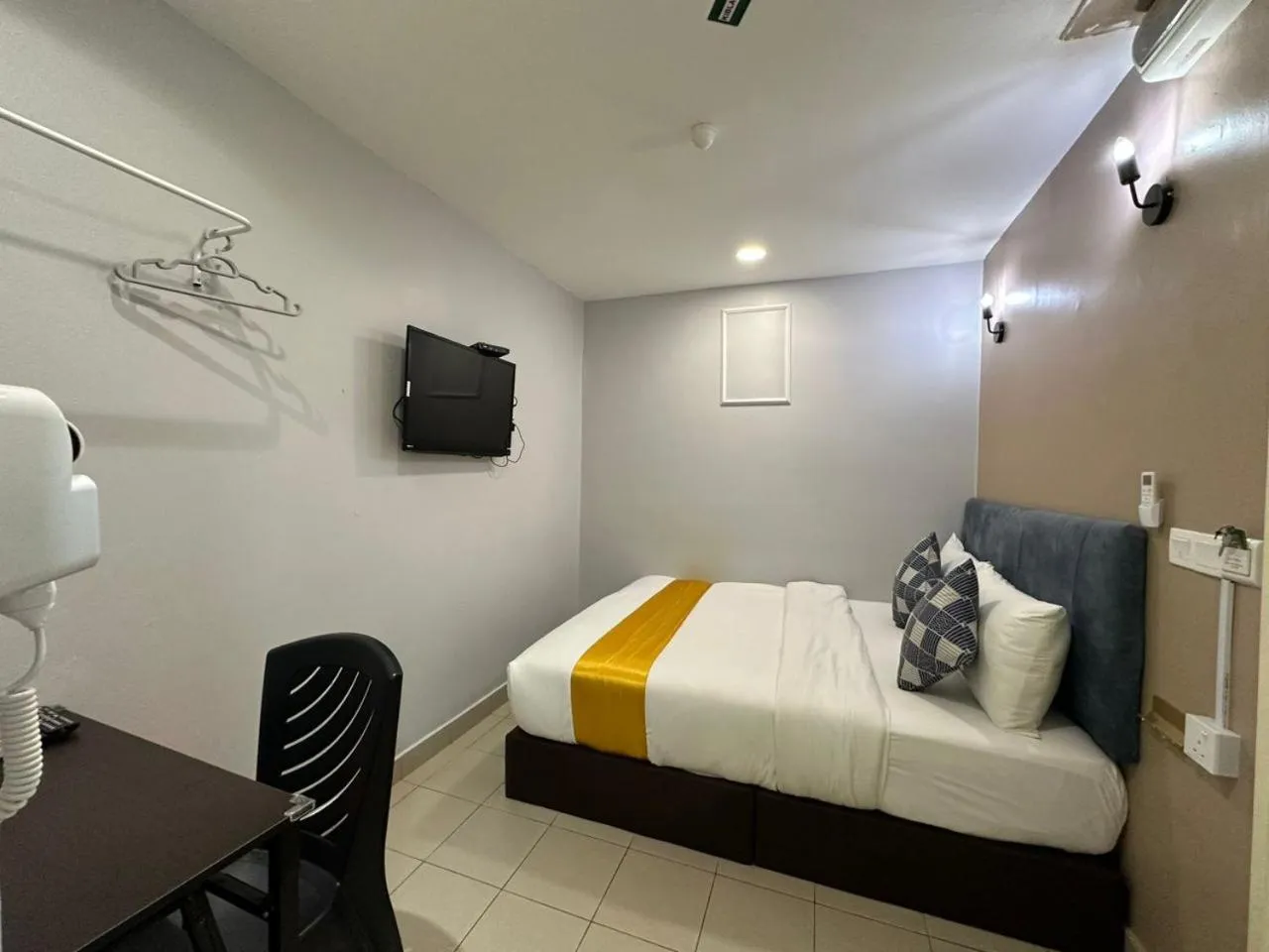 Bed in SS Grey Hotel