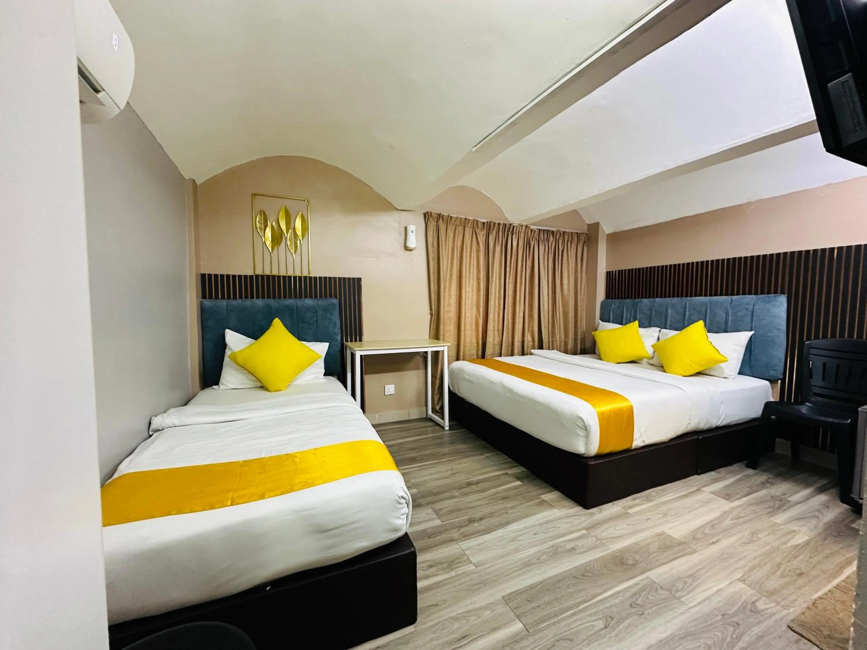 Bed in SS Grey Hotel kL