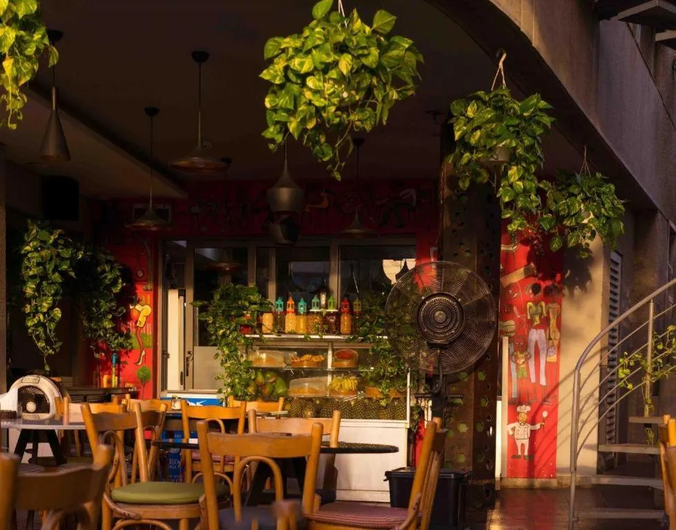 Restaurant/places to eat in Urbano Hotel