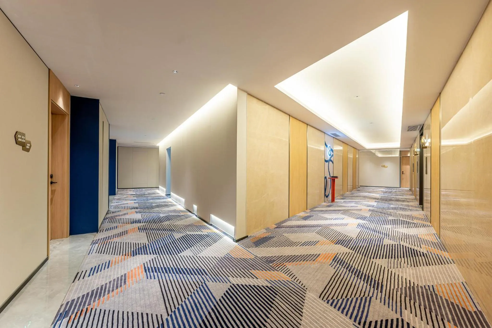 Lobby or reception in Holiday Inn Express Shanghai Hongqiao CBD by IHG