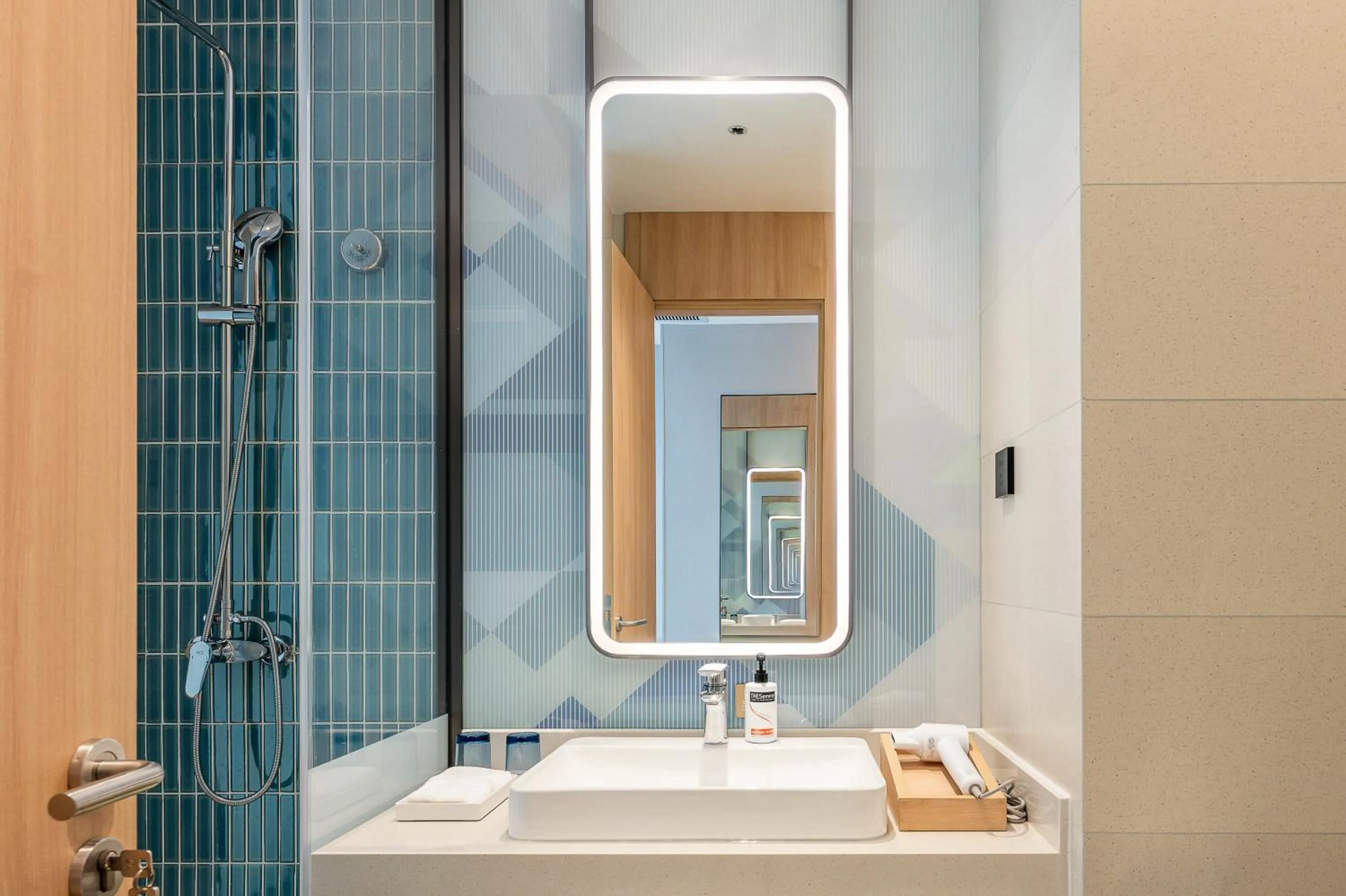 Toilet in Holiday Inn Express Shanghai Hongqiao CBD by IHG