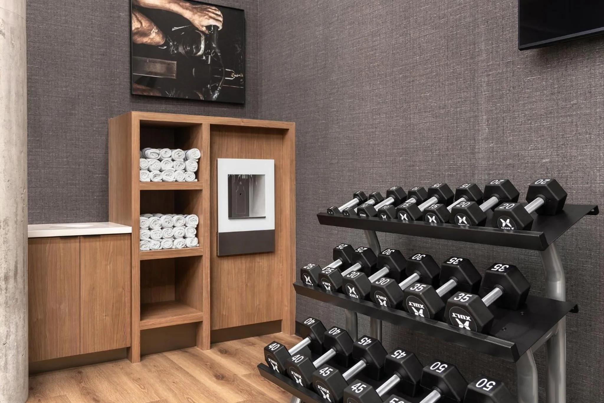 Fitness centre/facilities in Staybridge Suites Montreal Airport - St-Laurent by IHG