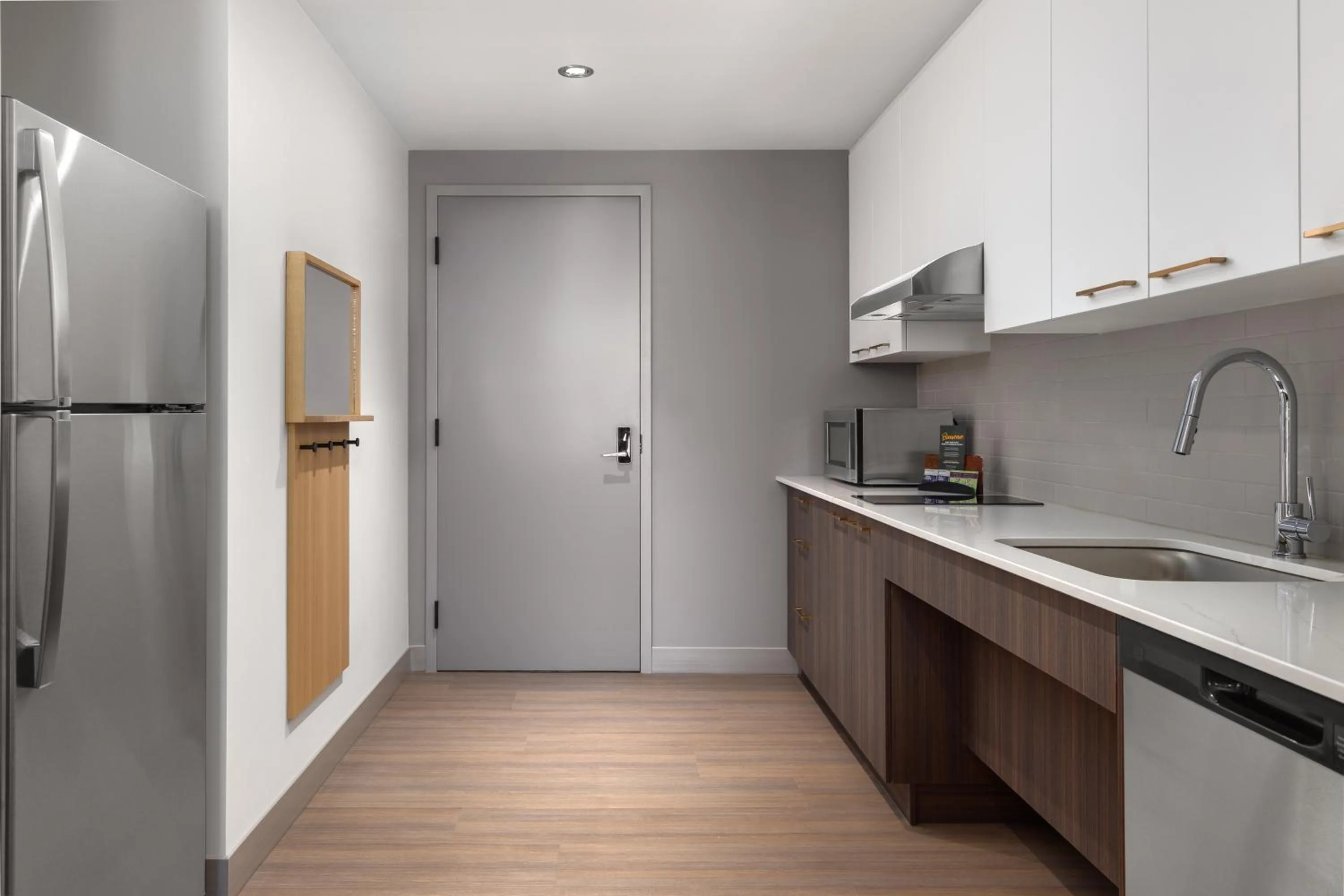 Staybridge Suites Montreal Airport - St-Laurent by IHG