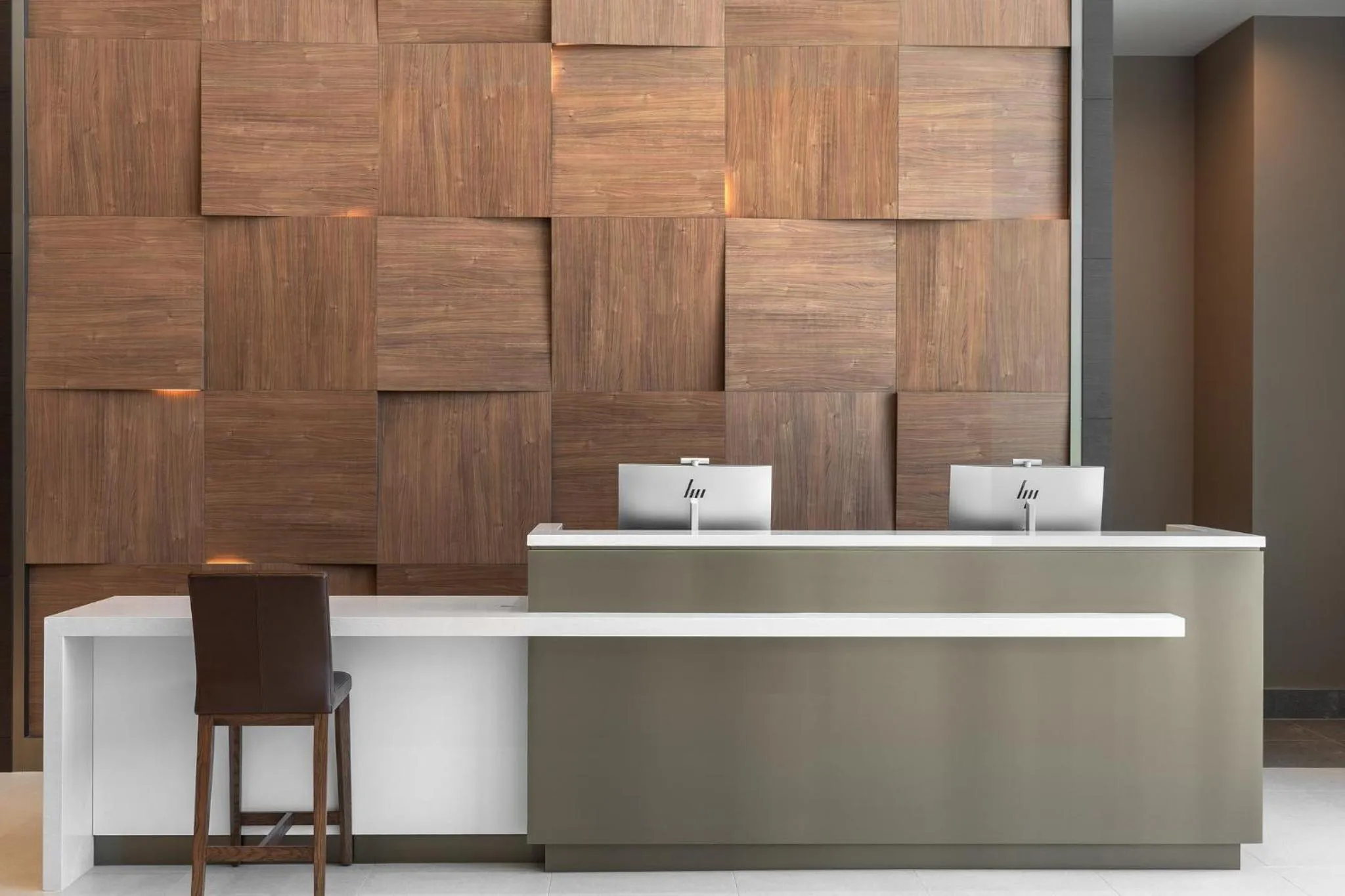 Property building in Staybridge Suites Montreal Airport - St-Laurent by IHG