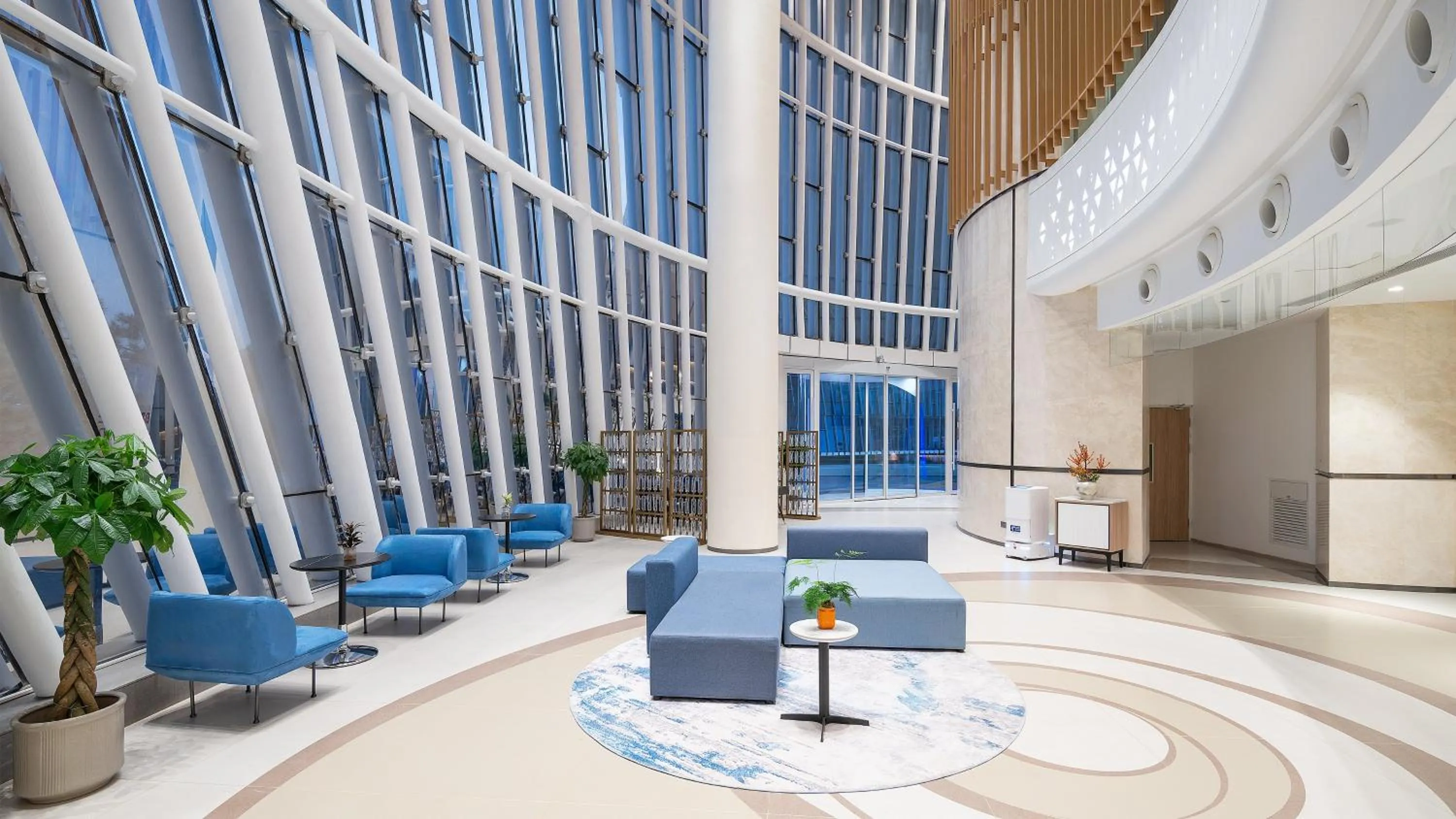 Property building in Holiday Inn Express Yangzhou Grand Canal Theatre