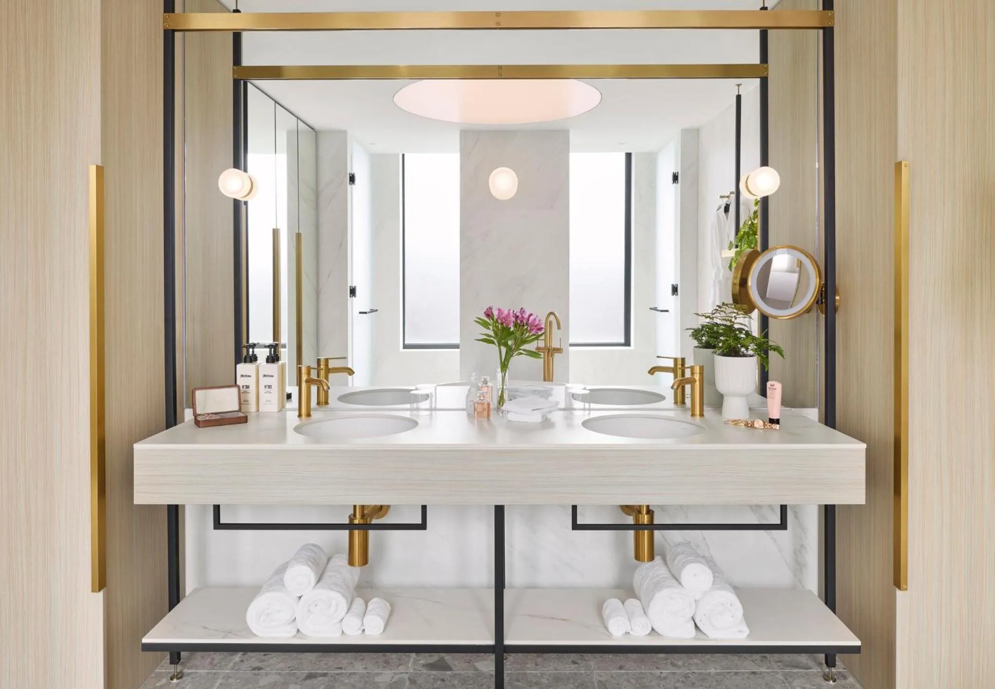 Photo of the whole room in Hotel Indigo Melbourne Little Collins