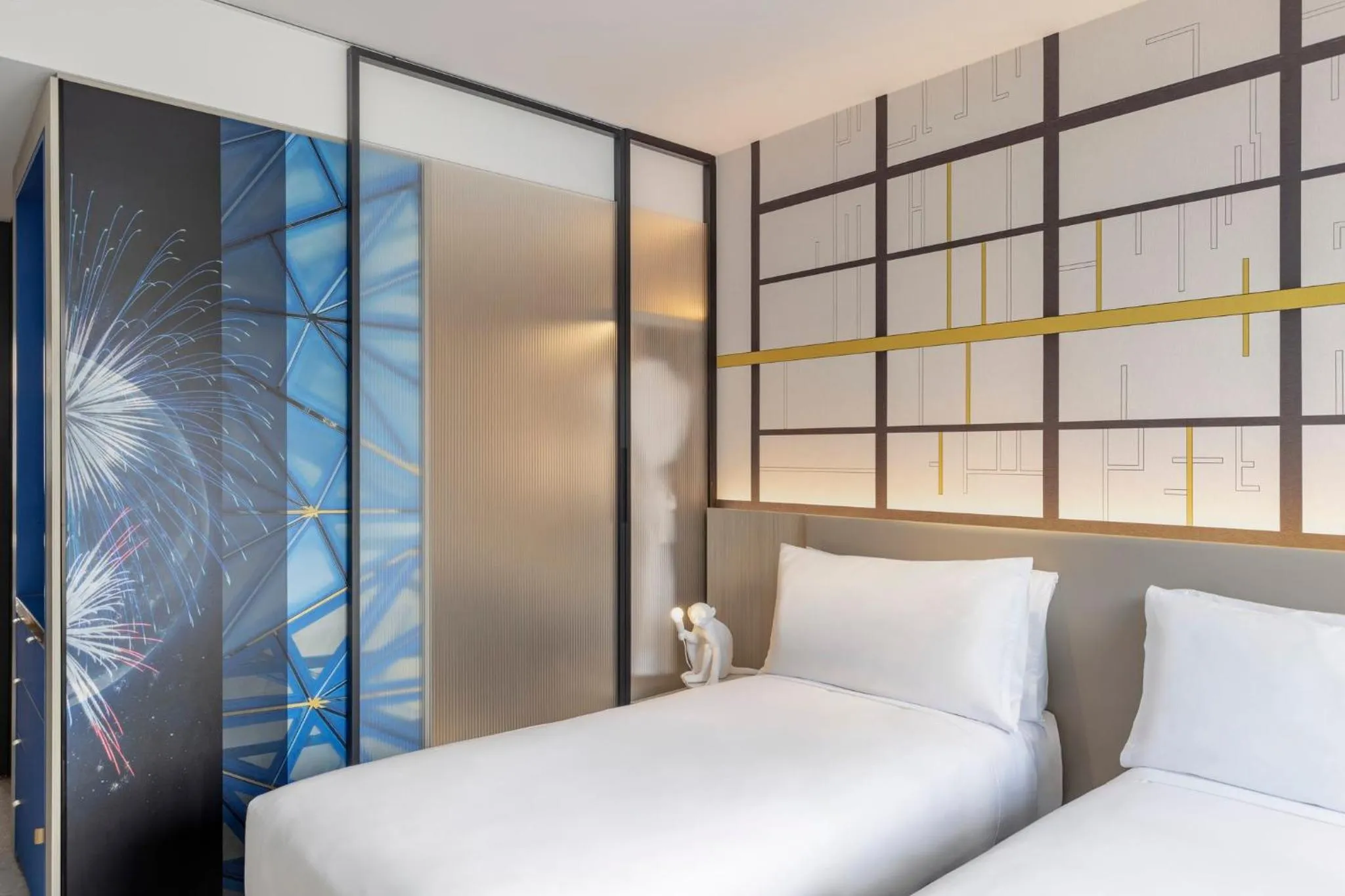 Photo of the whole room, Bed in Hotel Indigo Melbourne Little Collins