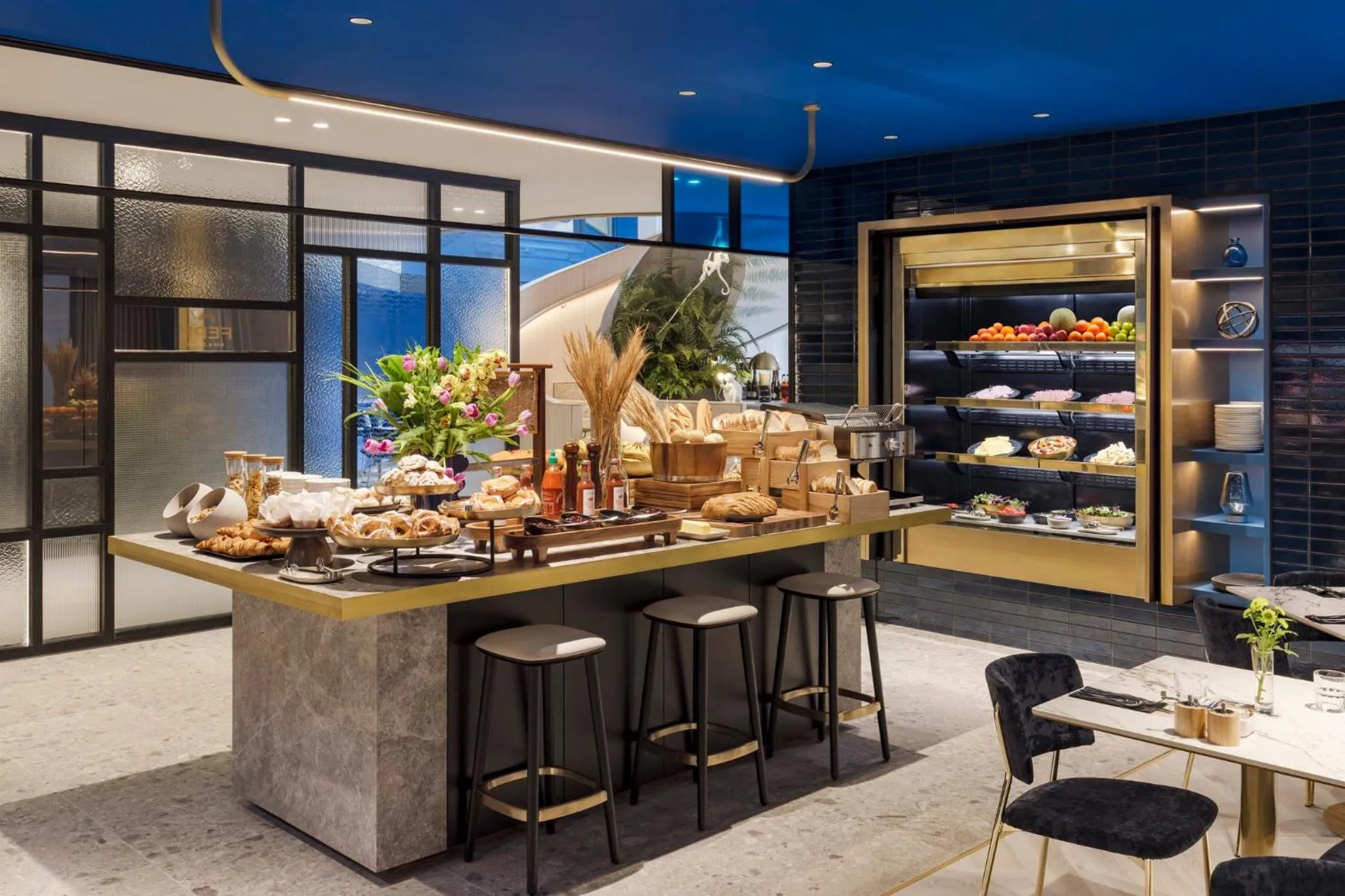 Breakfast in Hotel Indigo Melbourne Little Collins