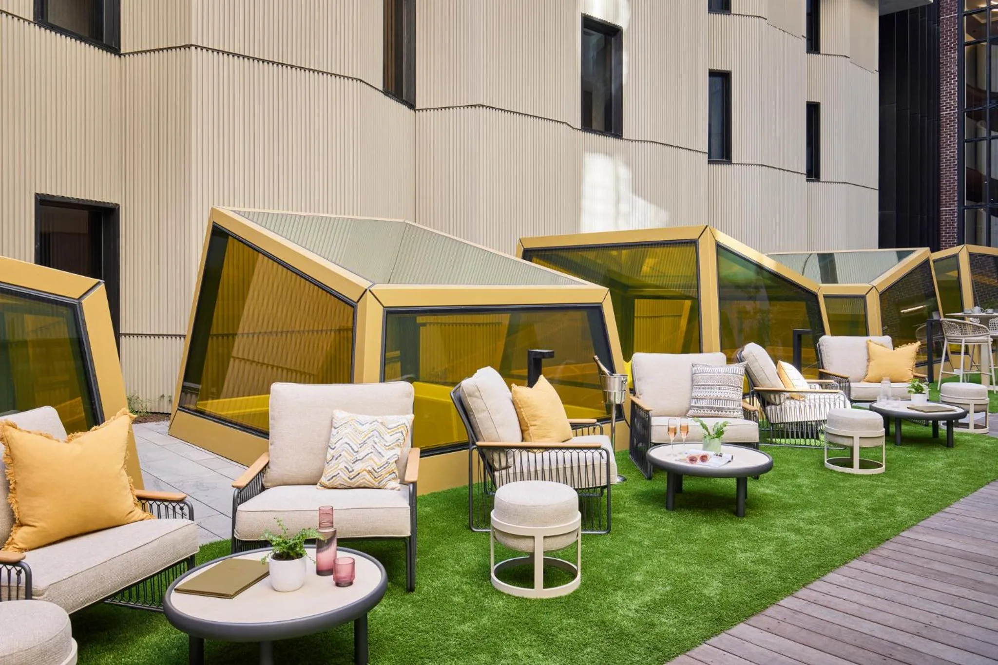 Restaurant/places to eat in Hotel Indigo Melbourne Little Collins